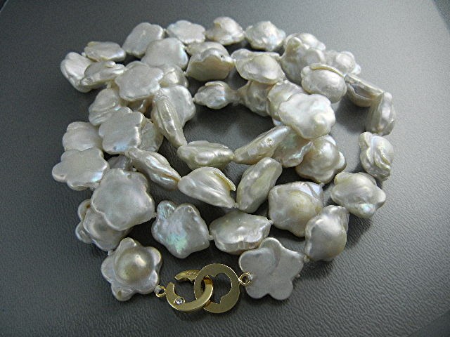 Reborn Keshi Pearls Flowers Necklace