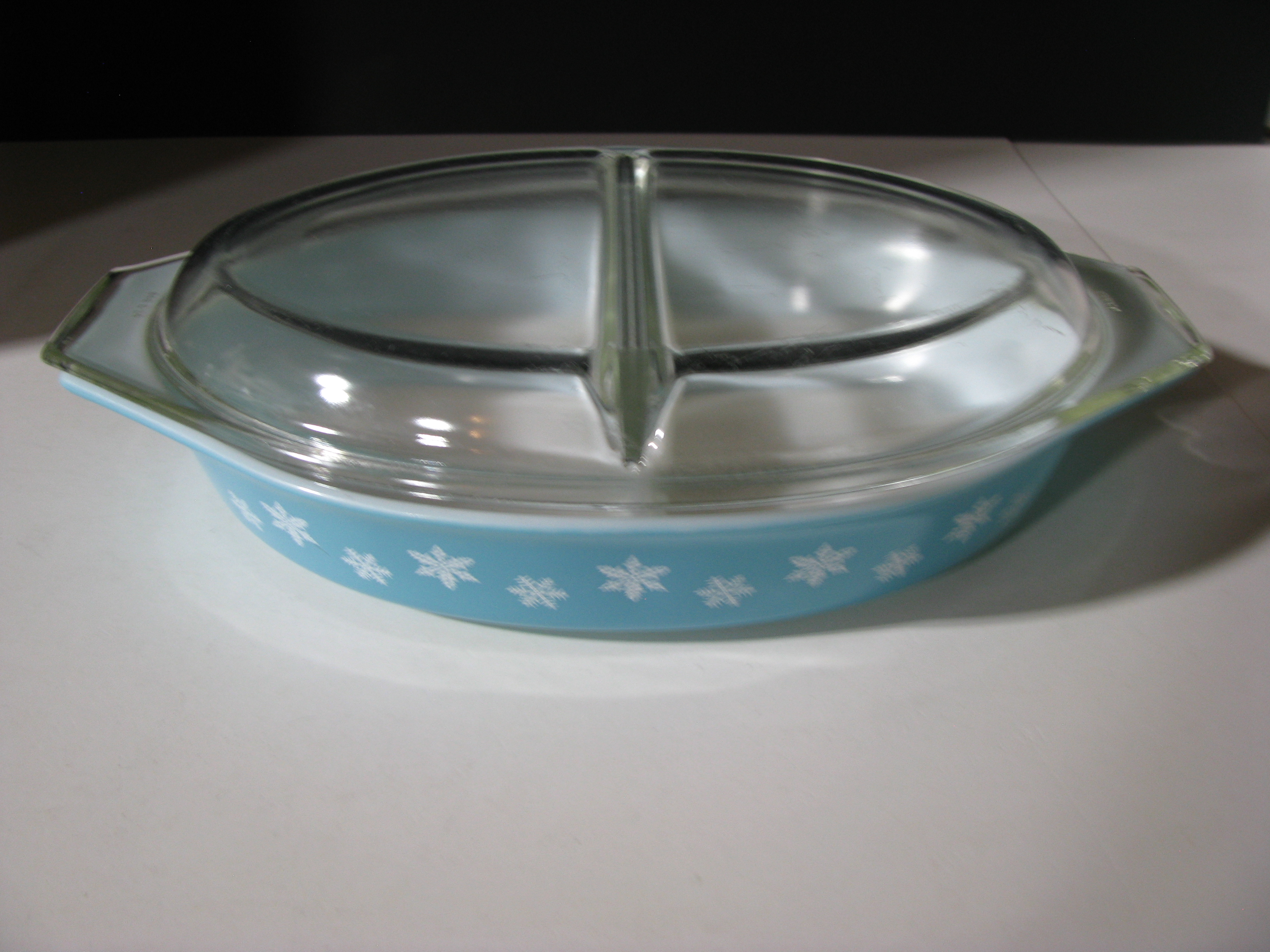 Vintage Pyrex Turquoise White Snowflake Divided Dish