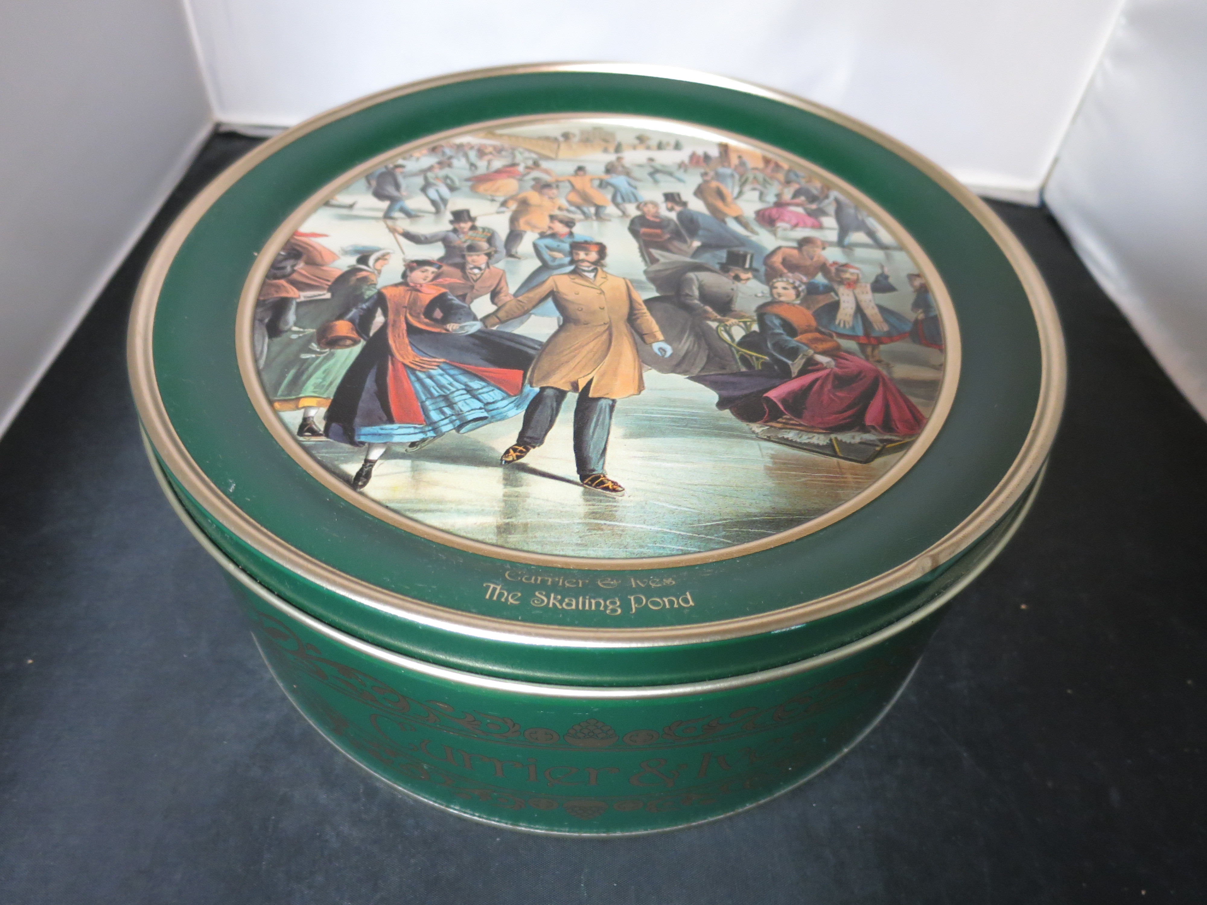 Currier & Ives The Skating Pond Tin Schwann's limited 2000