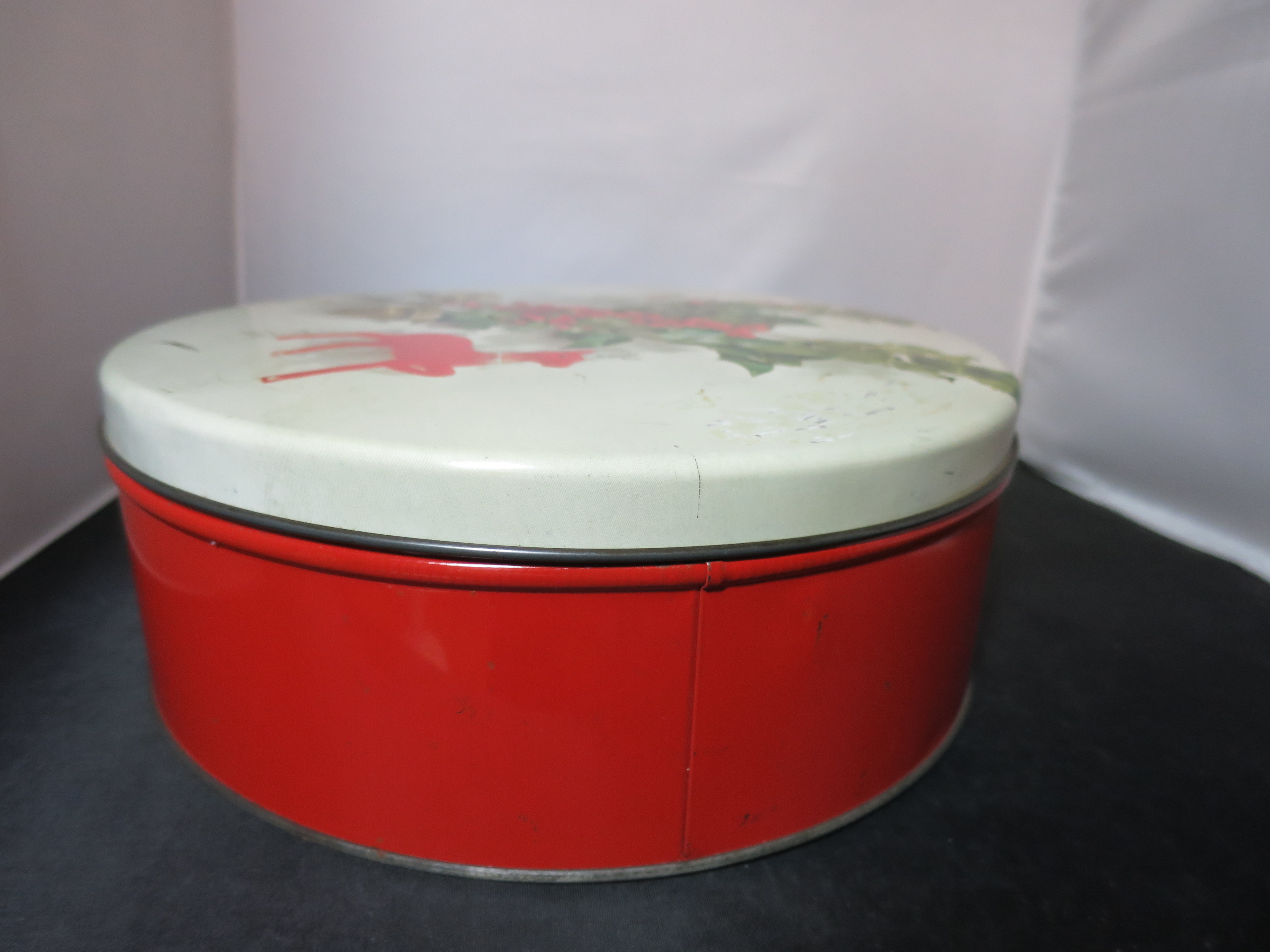 Vintage Reindeer Holly Cookie Tin Christmas