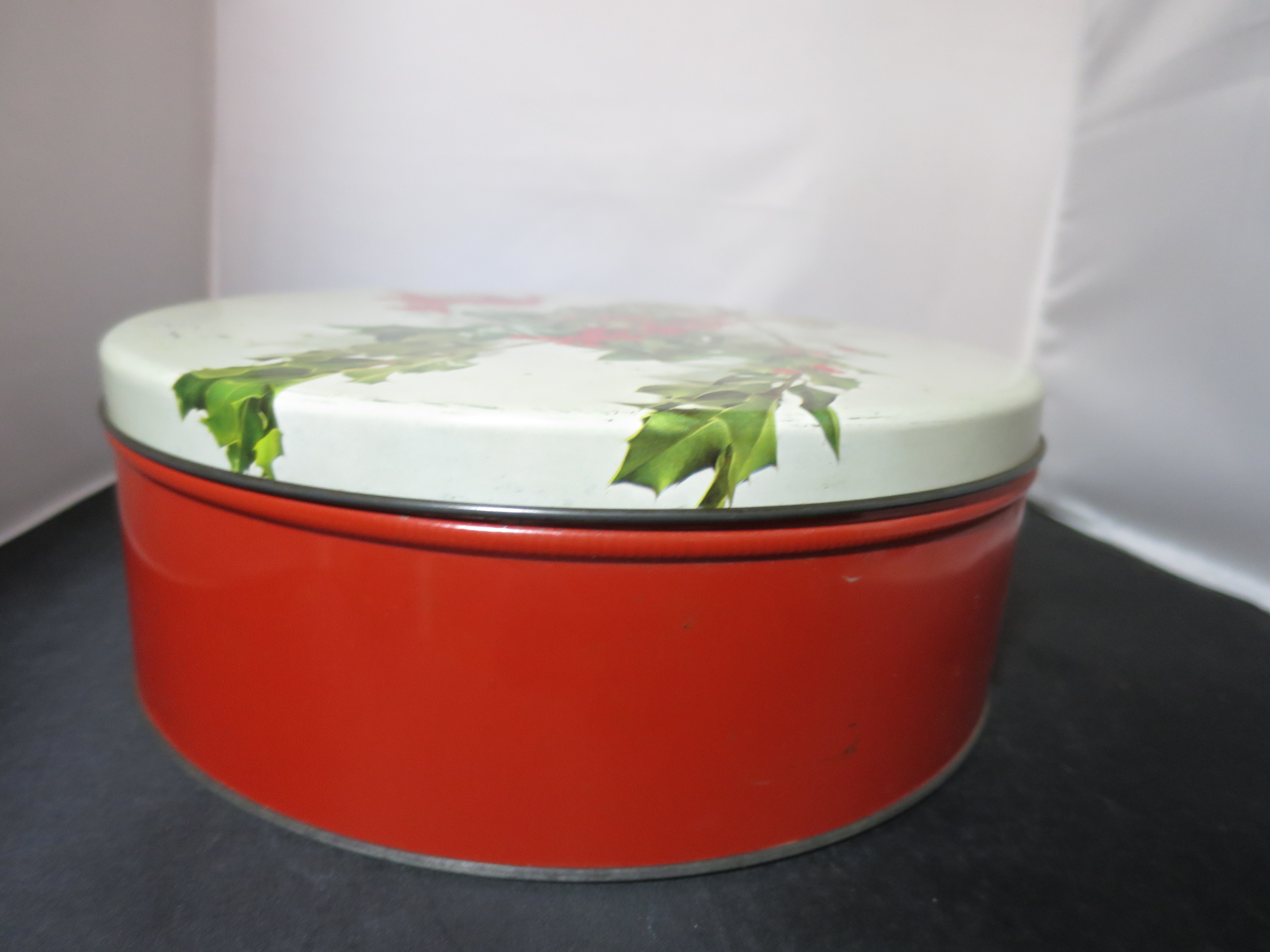 Vintage Reindeer Holly Cookie Tin Christmas