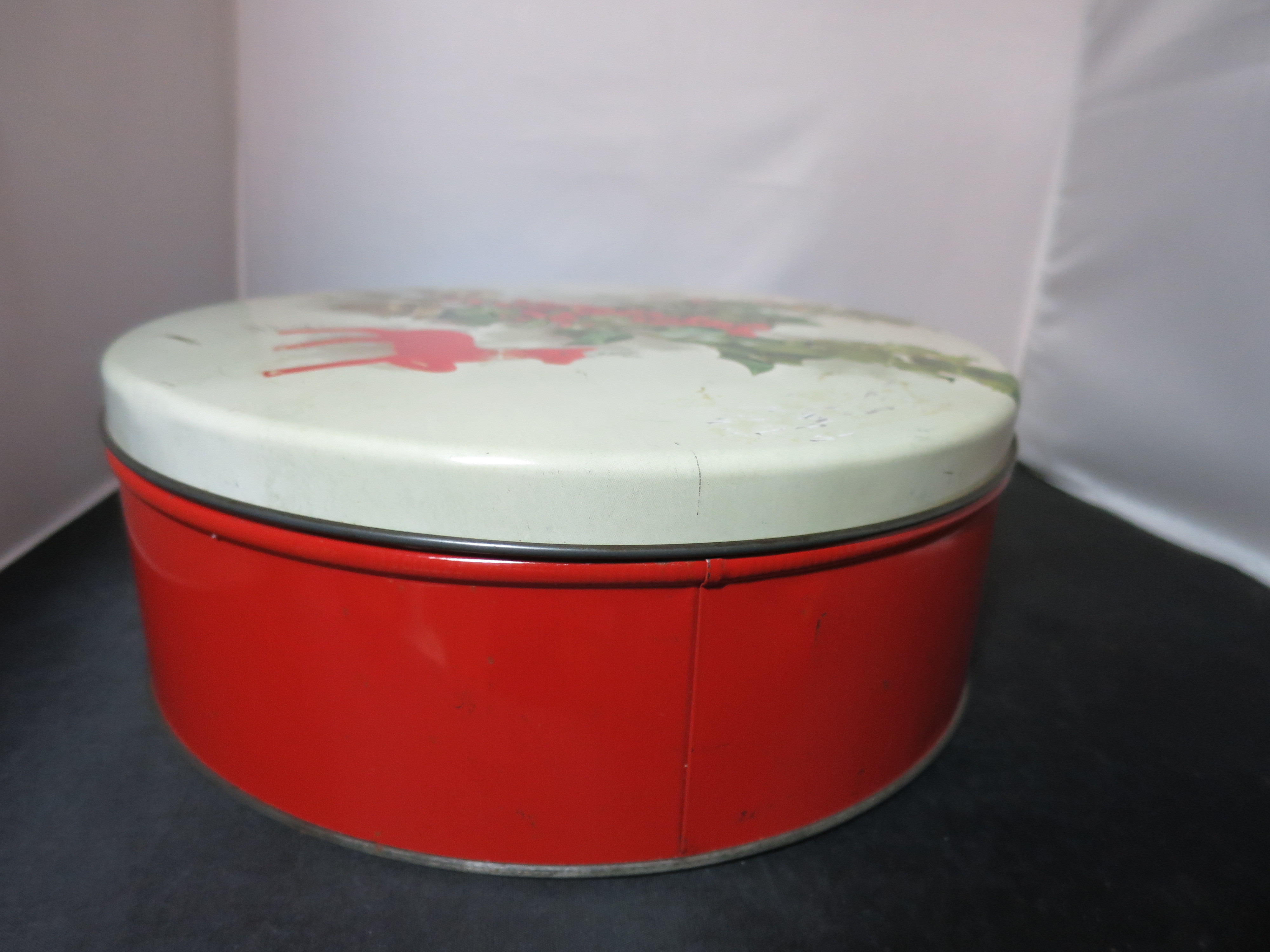 Vintage Reindeer Holly Cookie Tin Christmas