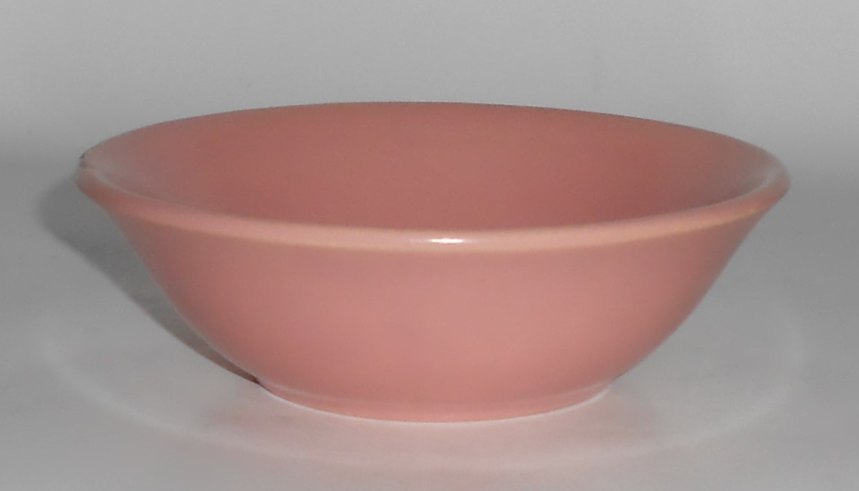 Bauer Pottery La Linda Matte Pink Fruit Bowl