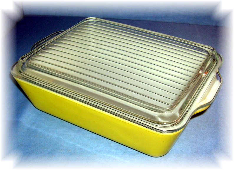 Pyrex Refrigerator Dish With Lid 1 1/2 Qt