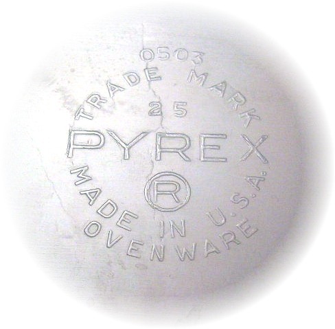 Pyrex Refrigerator Dish With Lid 1 1/2 Qt