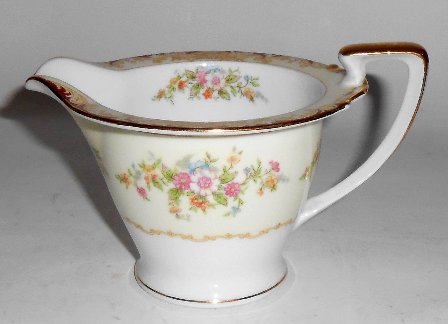 Noritake Porcelain China Mystery 175 W/Gold Creamer