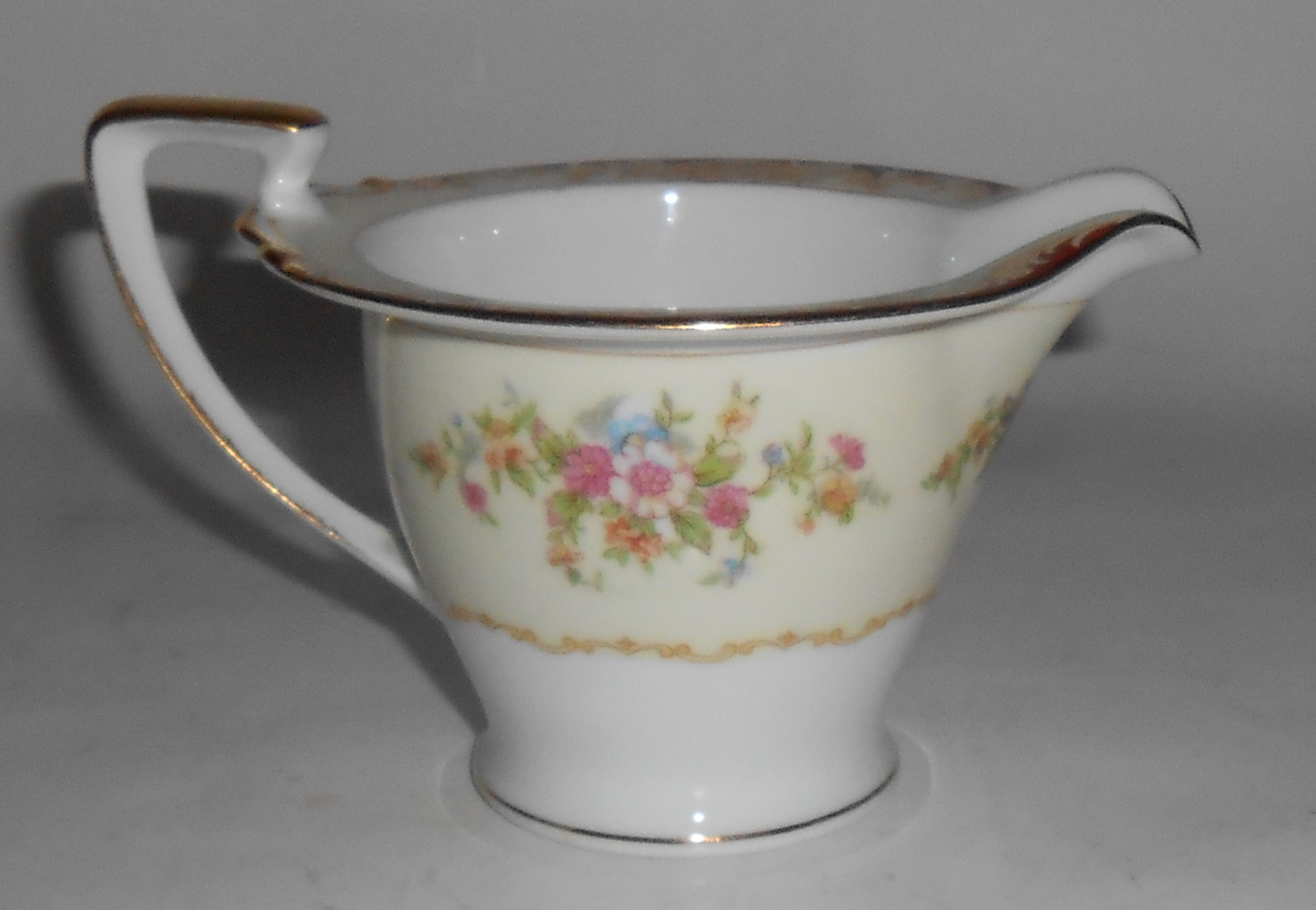 Noritake Porcelain China Mystery 175 W/Gold Creamer