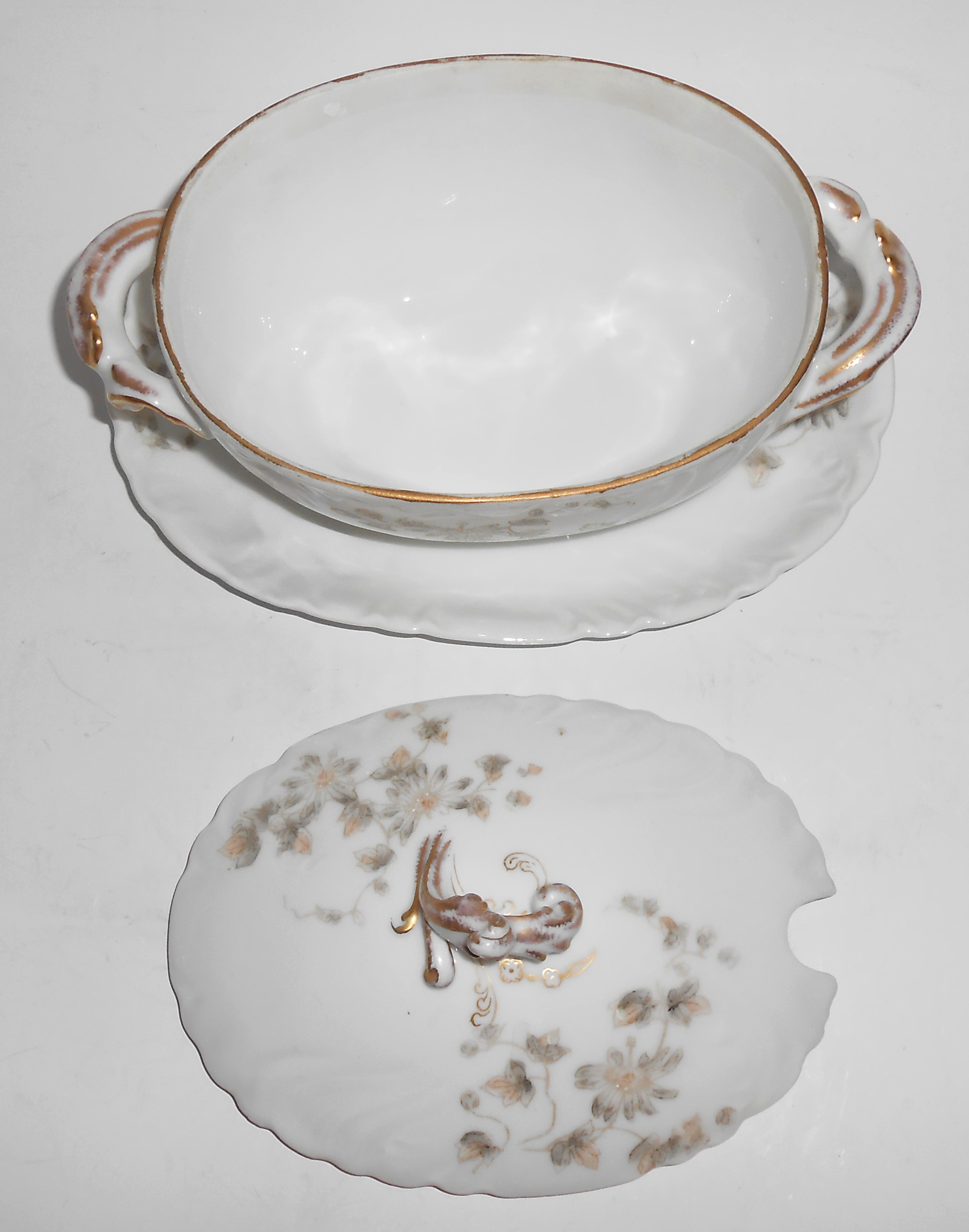 Chas Field Haviland Limoges Grey Daisy Gravy Bowl W/Lid