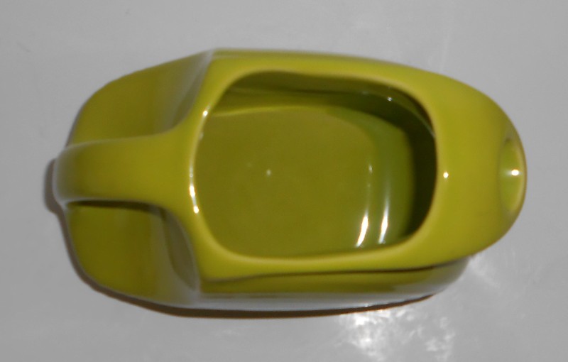 VINTAGE Fiesta Pottery 1950's Chartreuse Ice Lip Water Pitcher