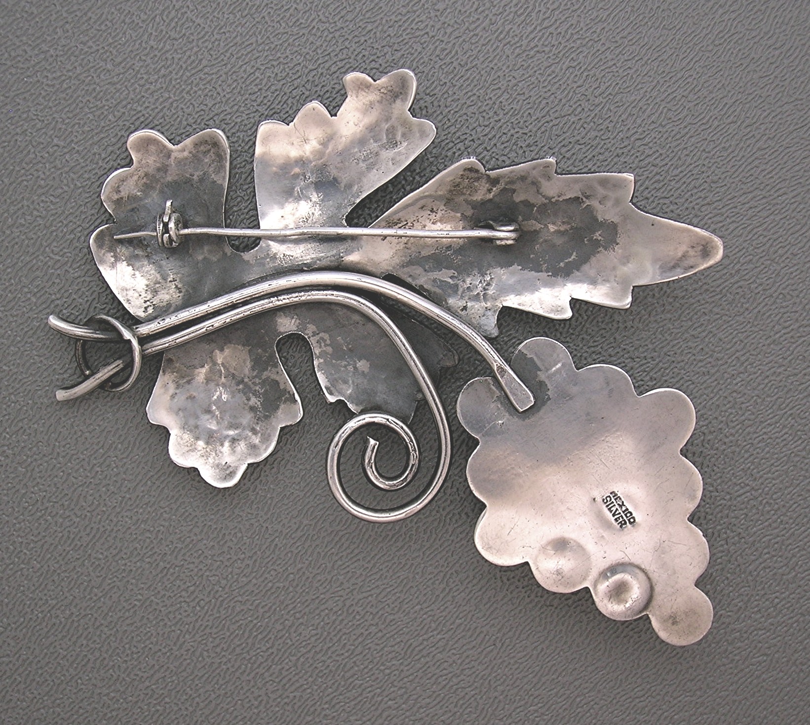 Mexico Amethyst Sterling Silver Vintage 40s Brooch