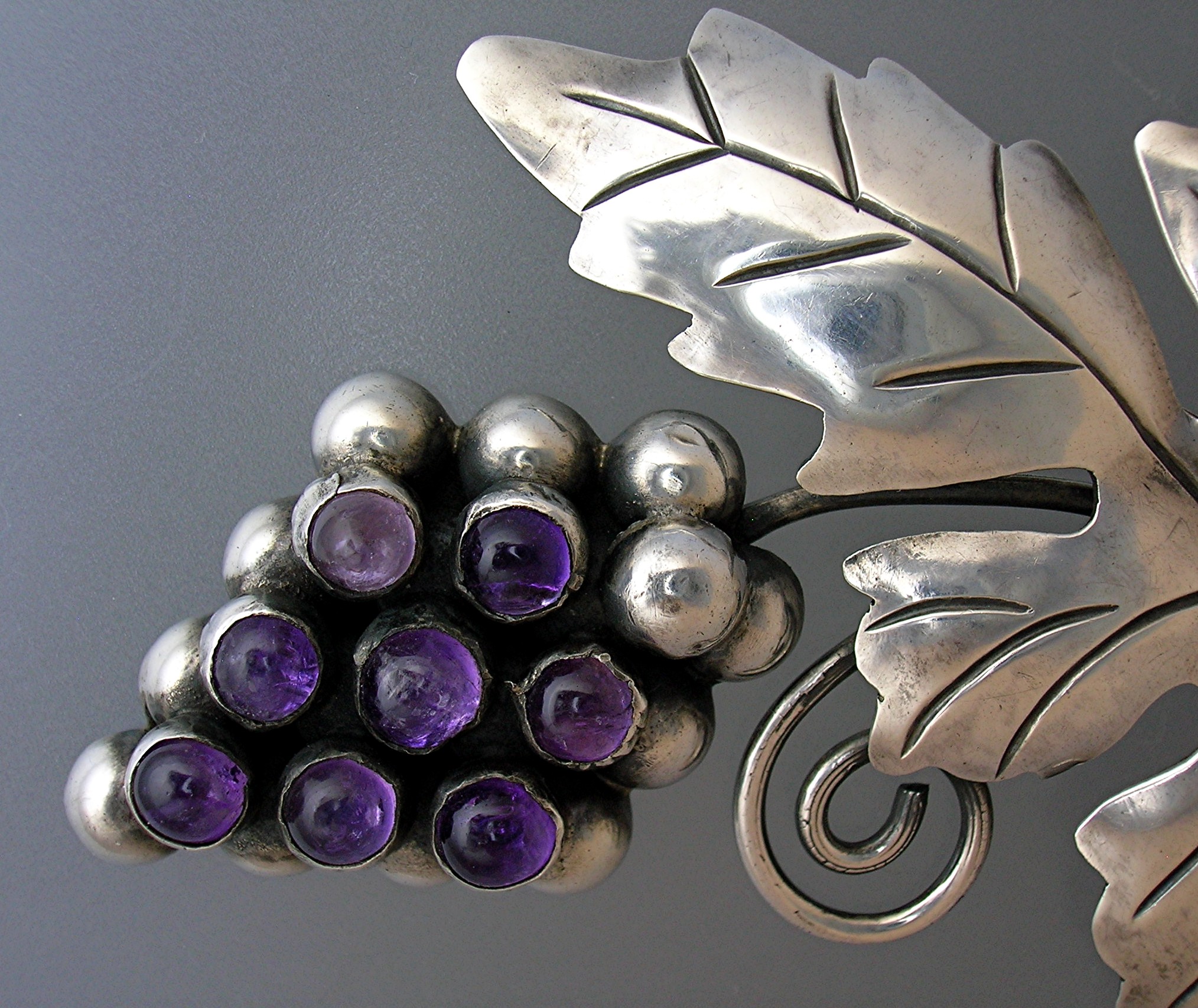 Mexico Amethyst Sterling Silver Vintage 40s Brooch