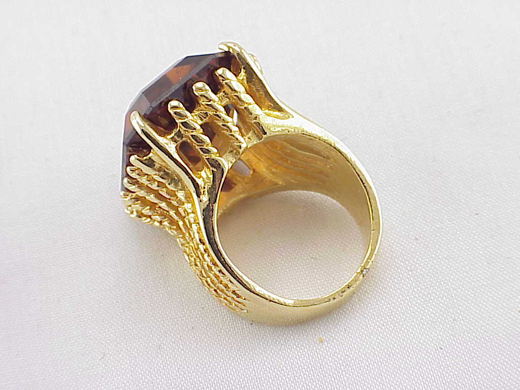 14k Hge Gold Tone Ring With Large Topaz Rhinestone
