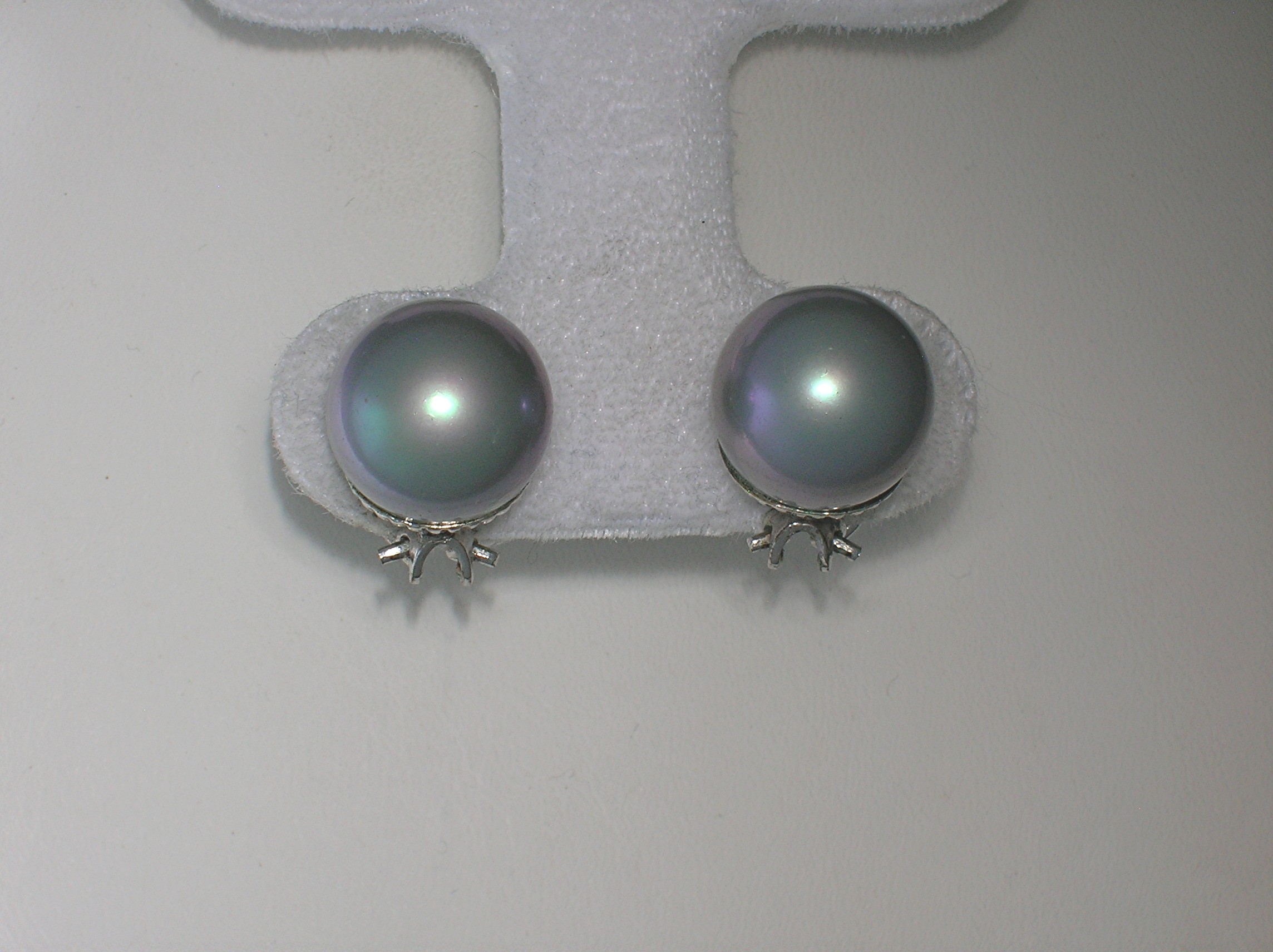 13mm Grey Pearl Silvertone Set Clip Earrings