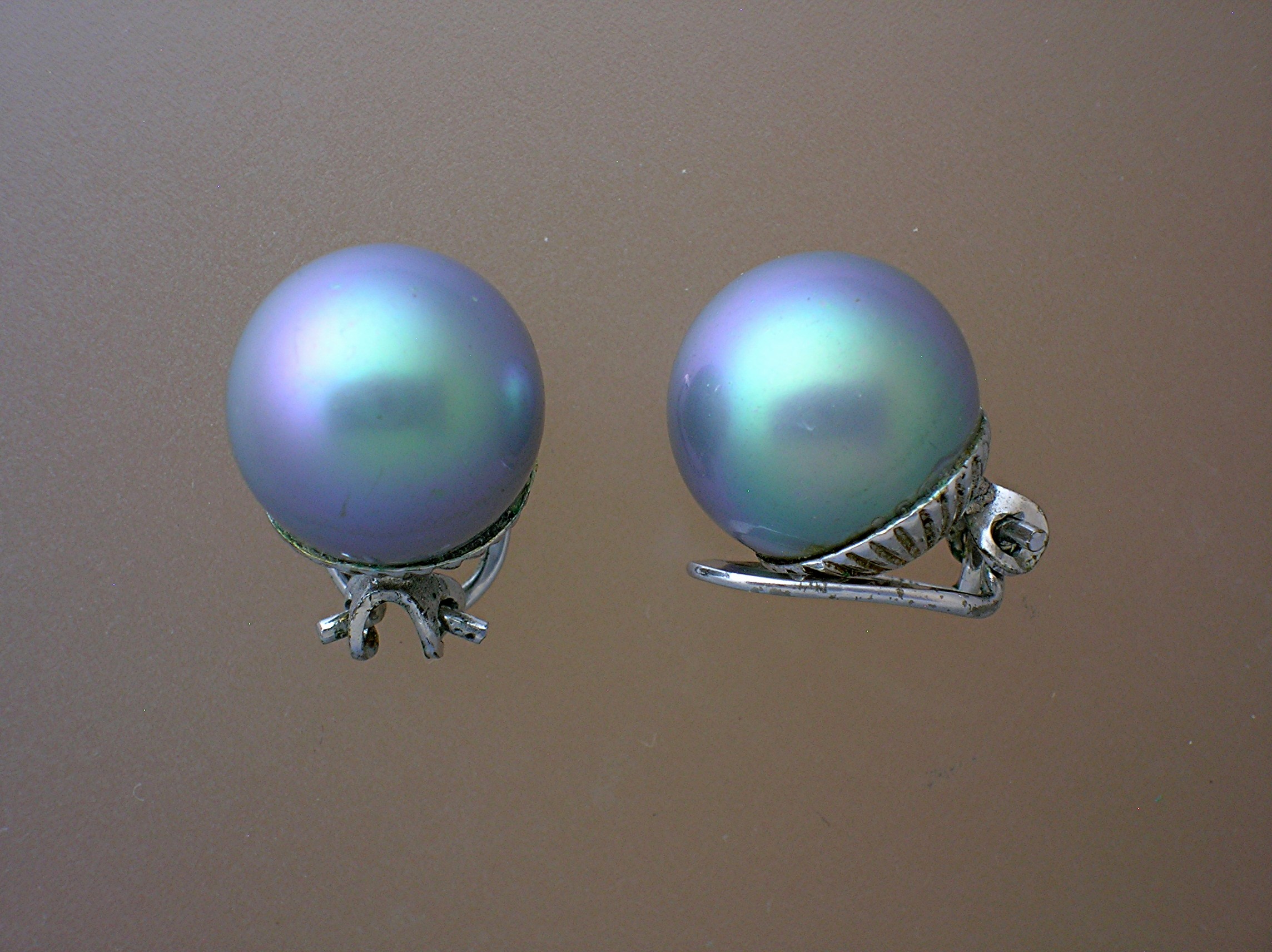 13mm Grey Pearl Silvertone Set Clip Earrings