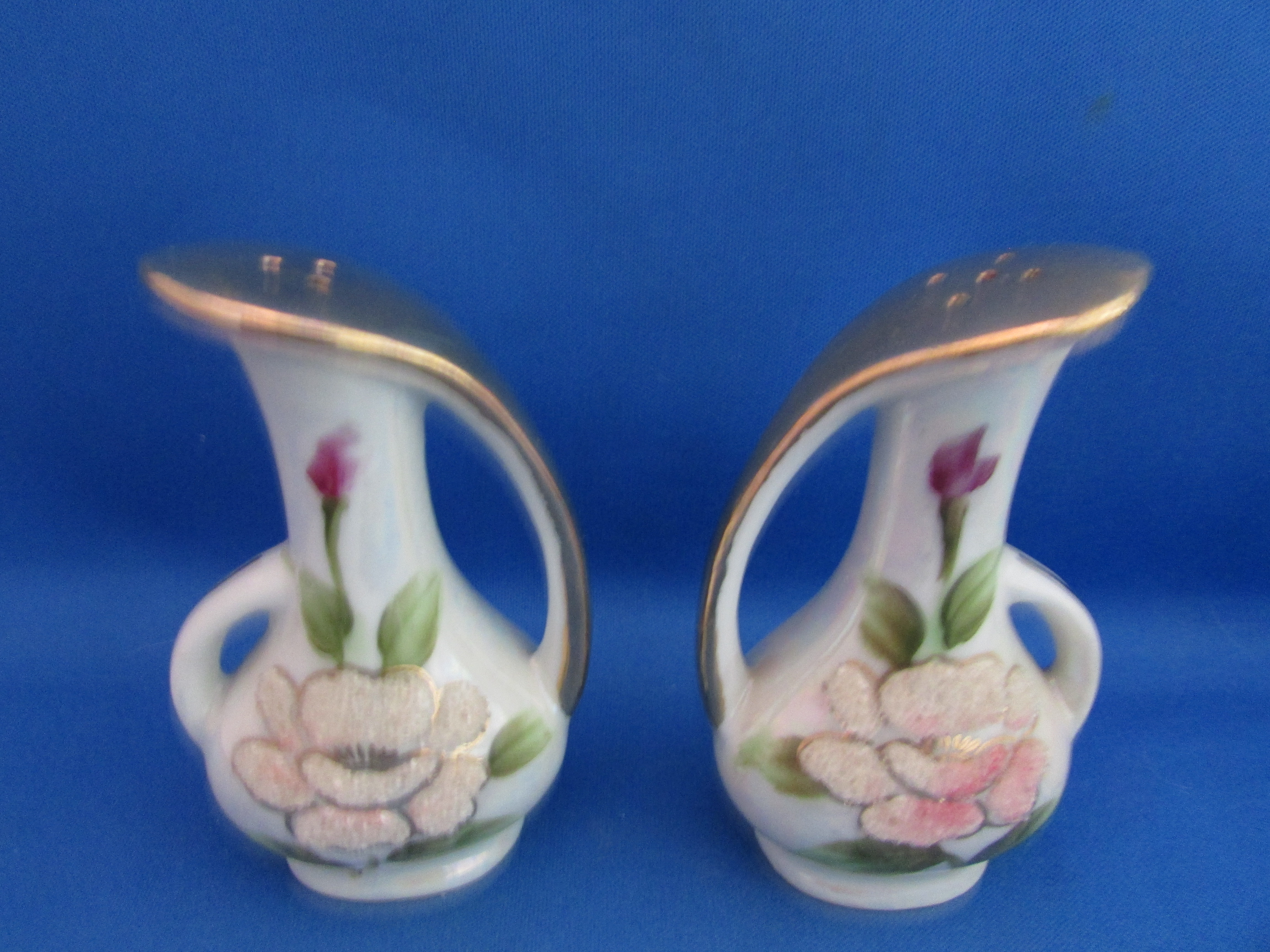 Reclo Gold Trim Salt and Pepper