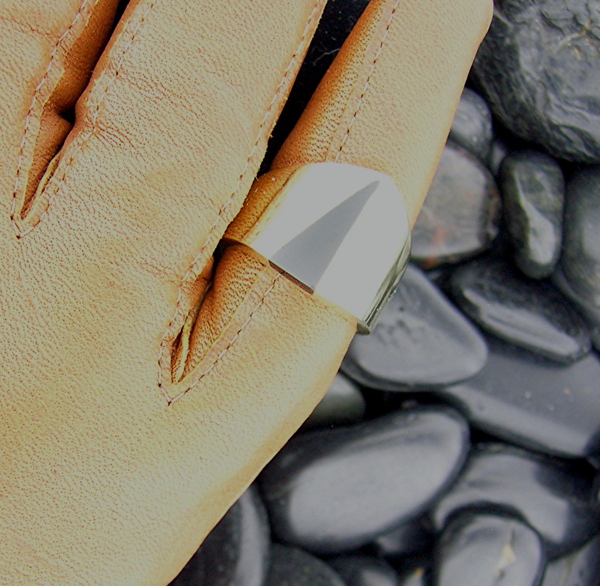 Ring 14K Gold Black Onyx Inlaid