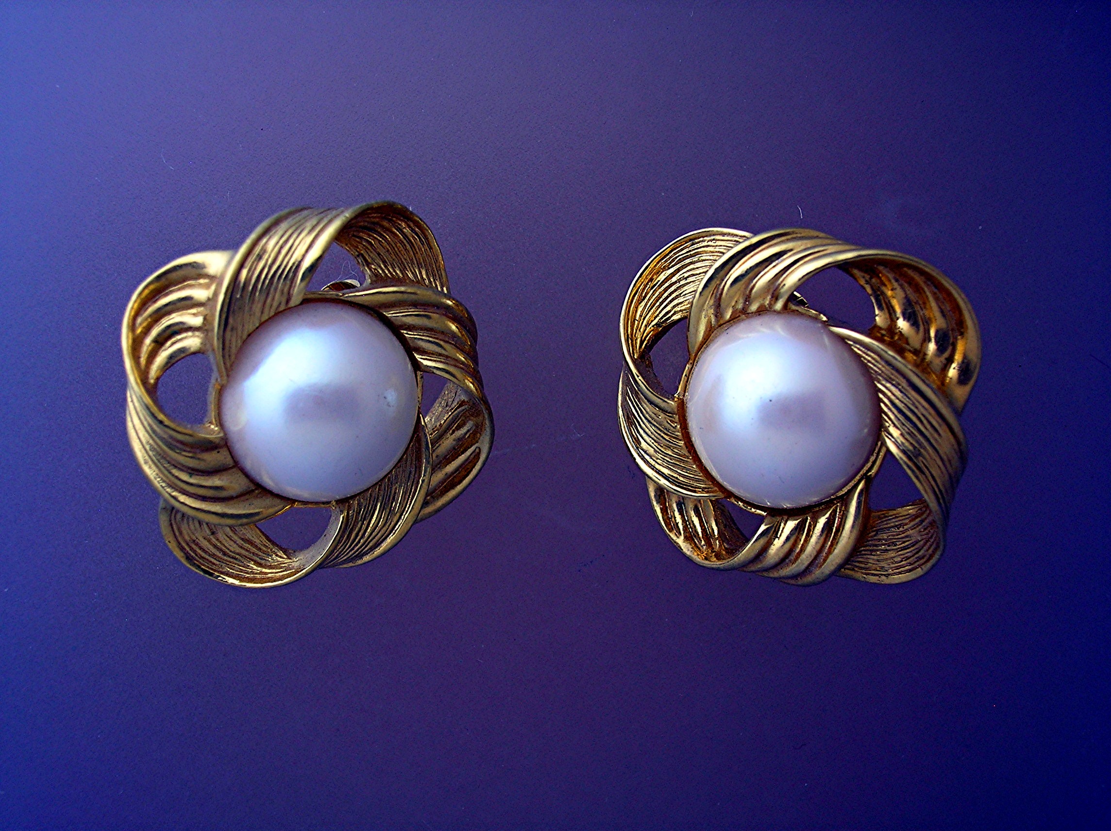 Avon Goldtone Earrings Large Faux Pearl & Scrolled