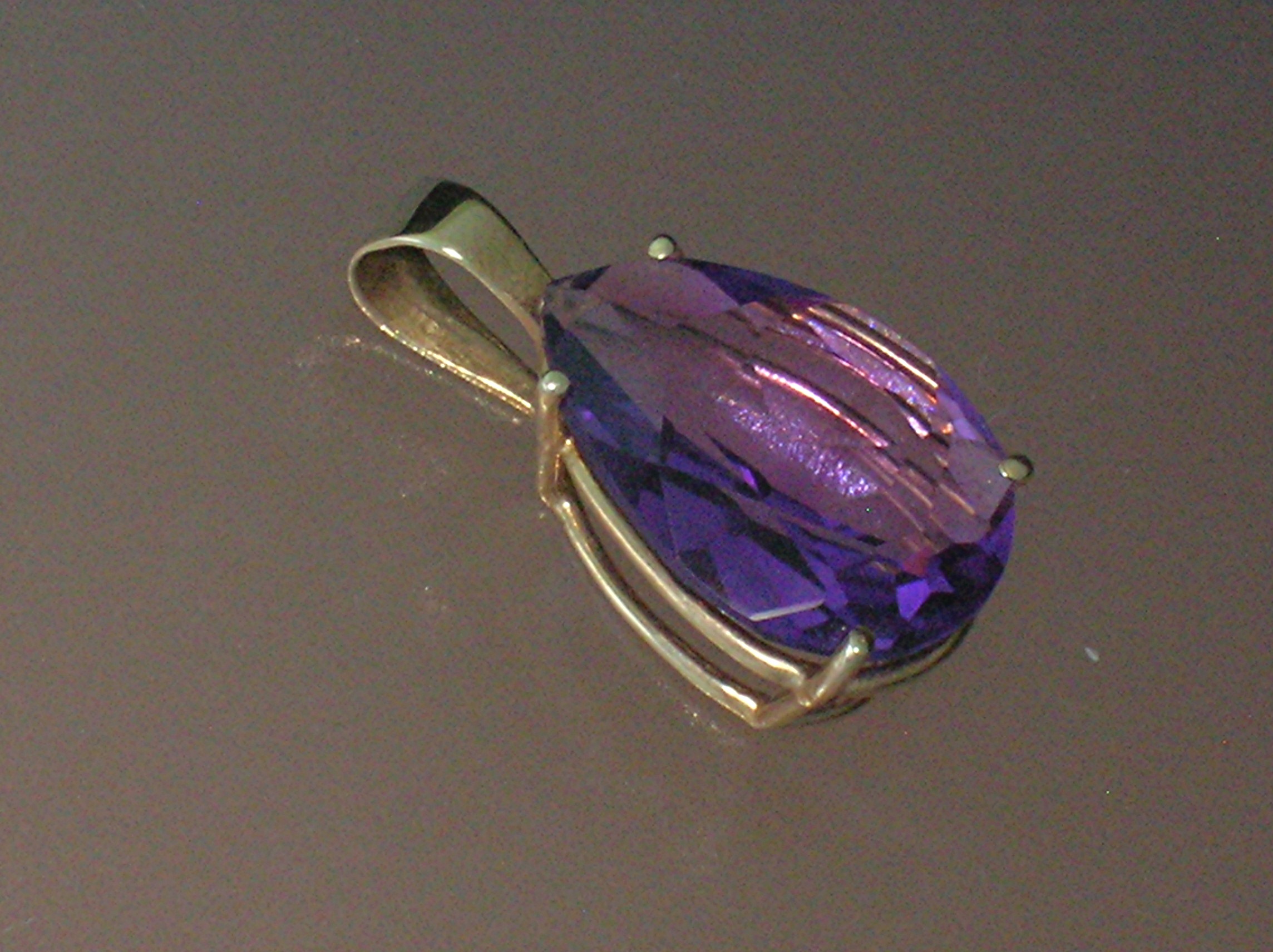 Pendant Dark Amethyst Teardrop 10K Gold