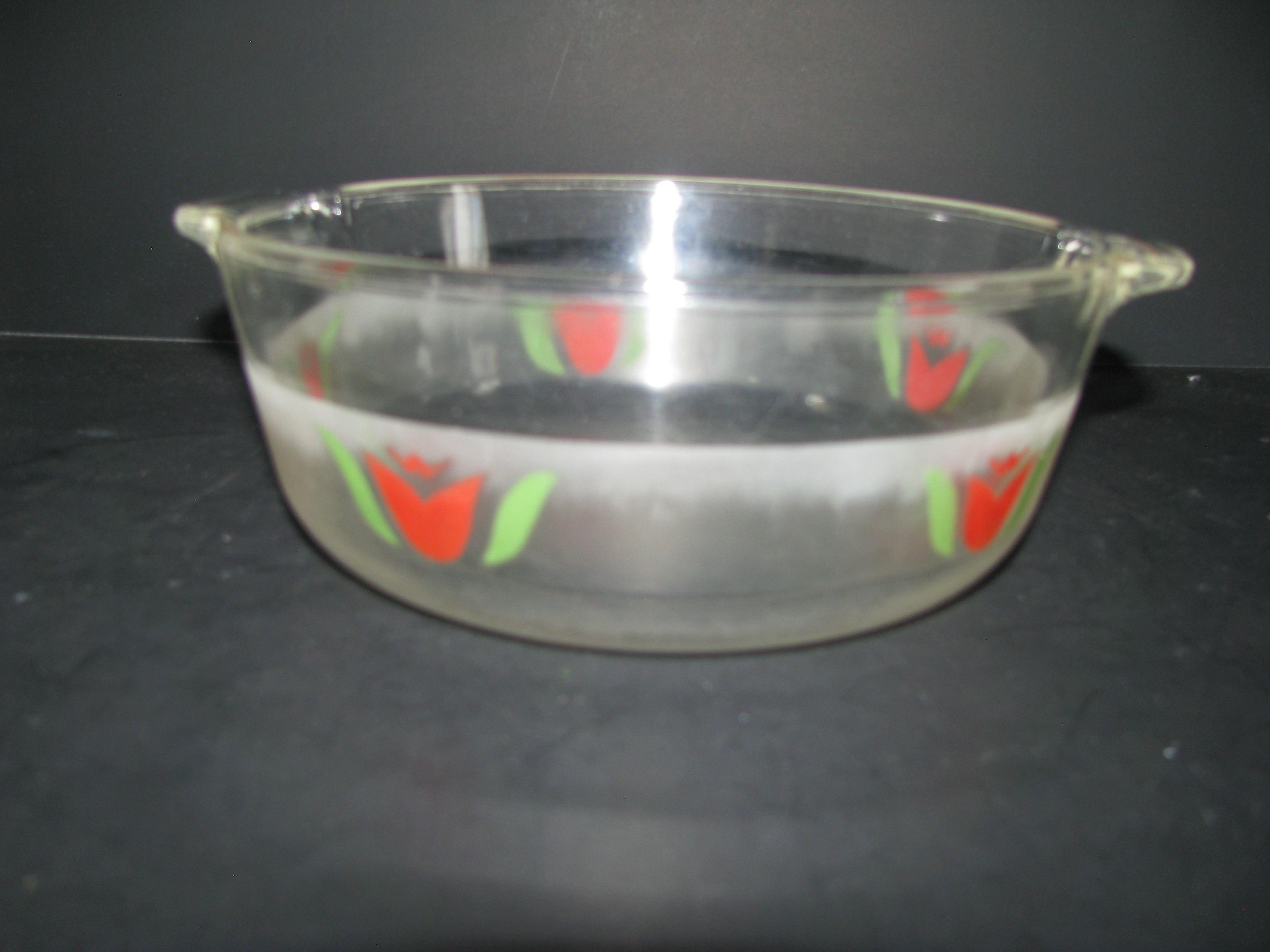 Vintage Pyrex Etched Red Tulip 682 1.5qt Dish