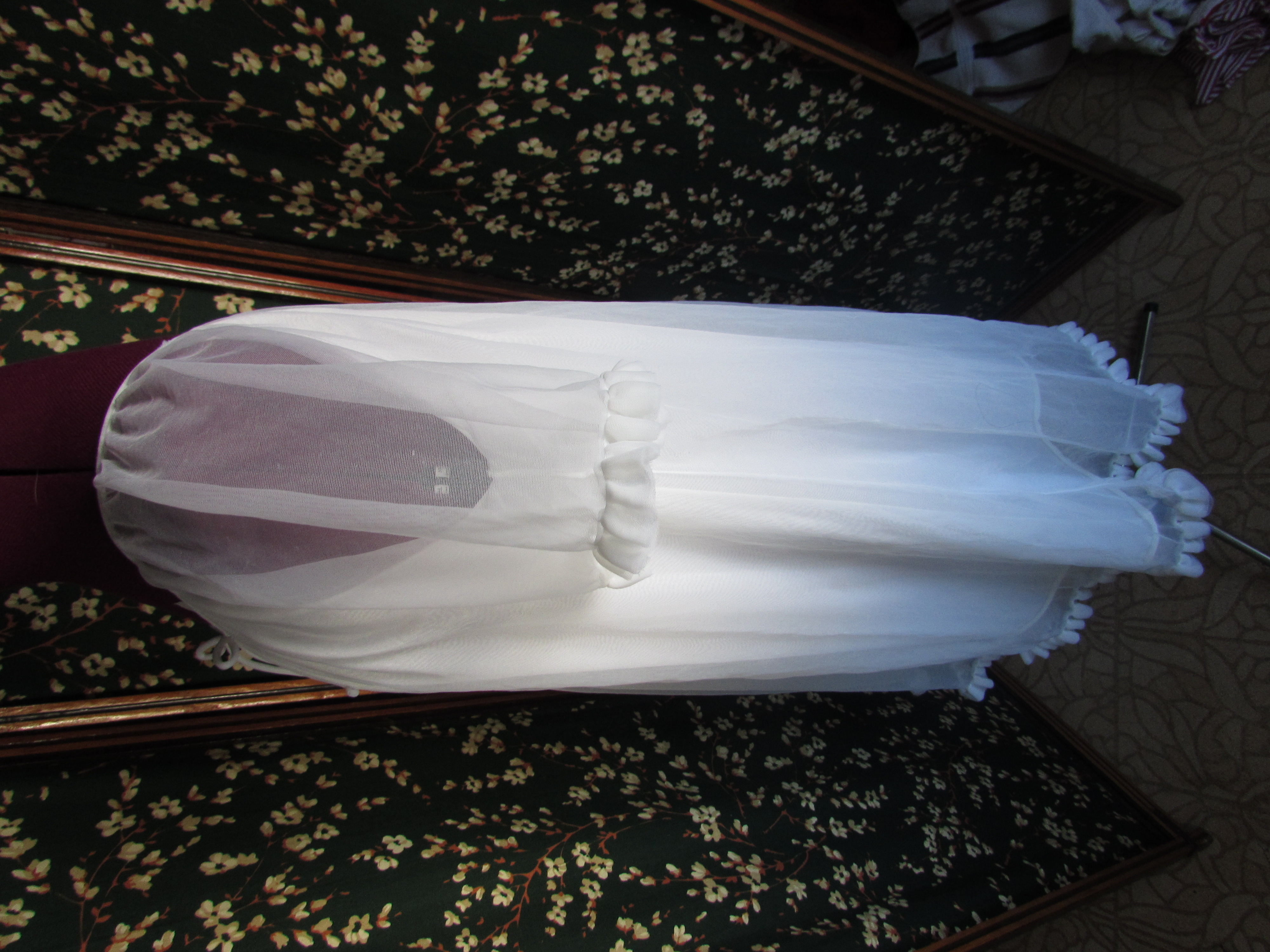 Vintage White Chiffon First Lady Nightgown size Small