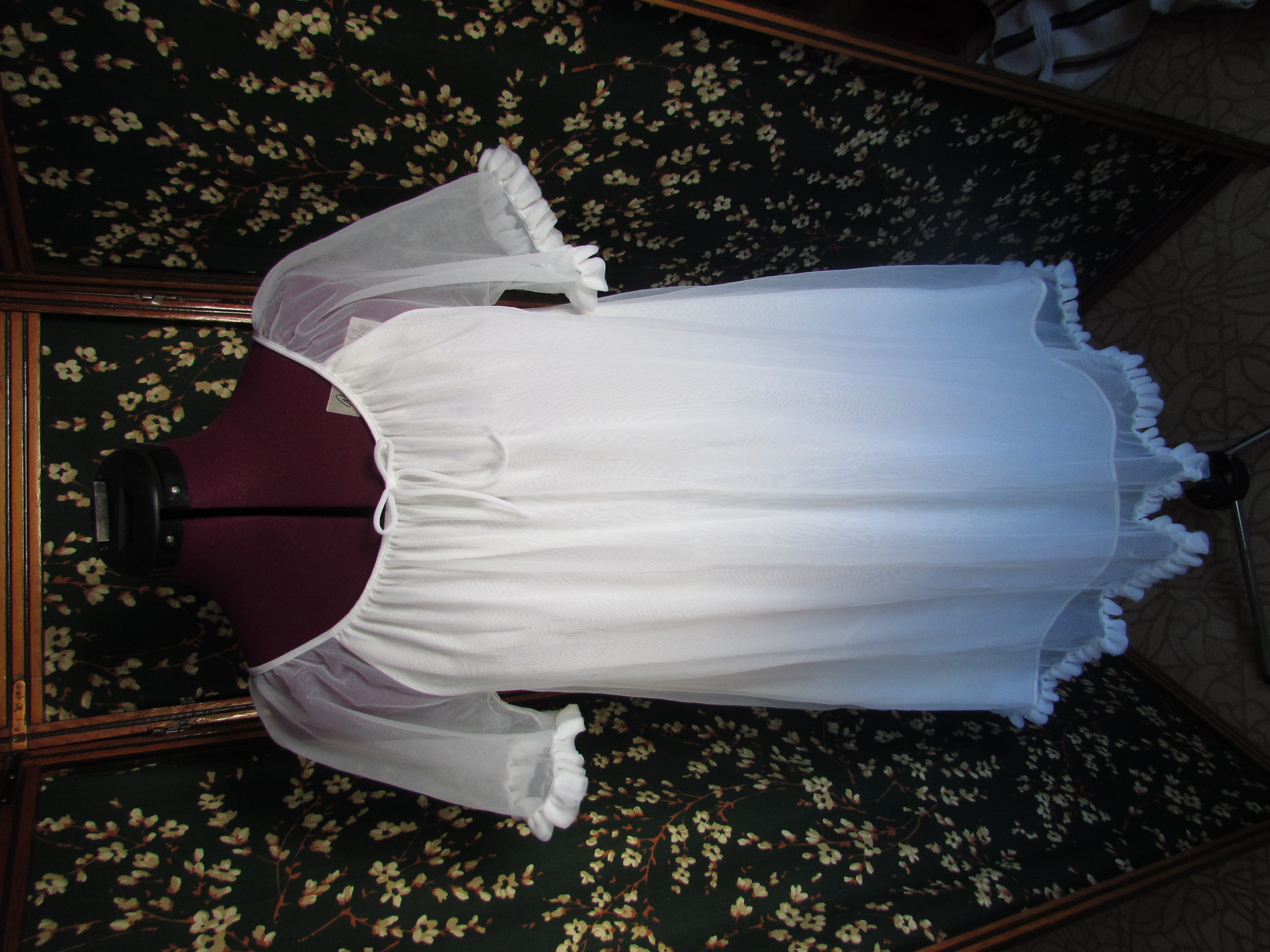 Vintage White Chiffon First Lady Nightgown size Small