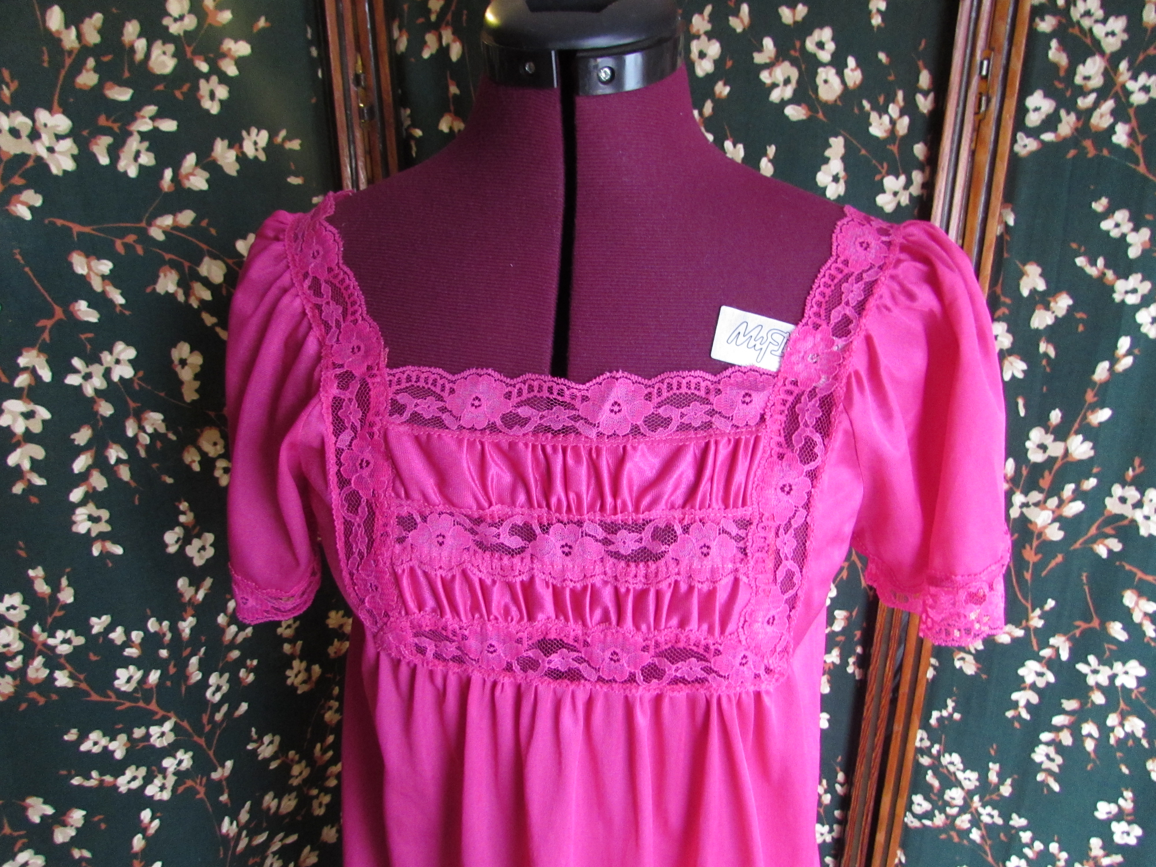 Vintage Rikki New York Size Small Nylon Nightgown