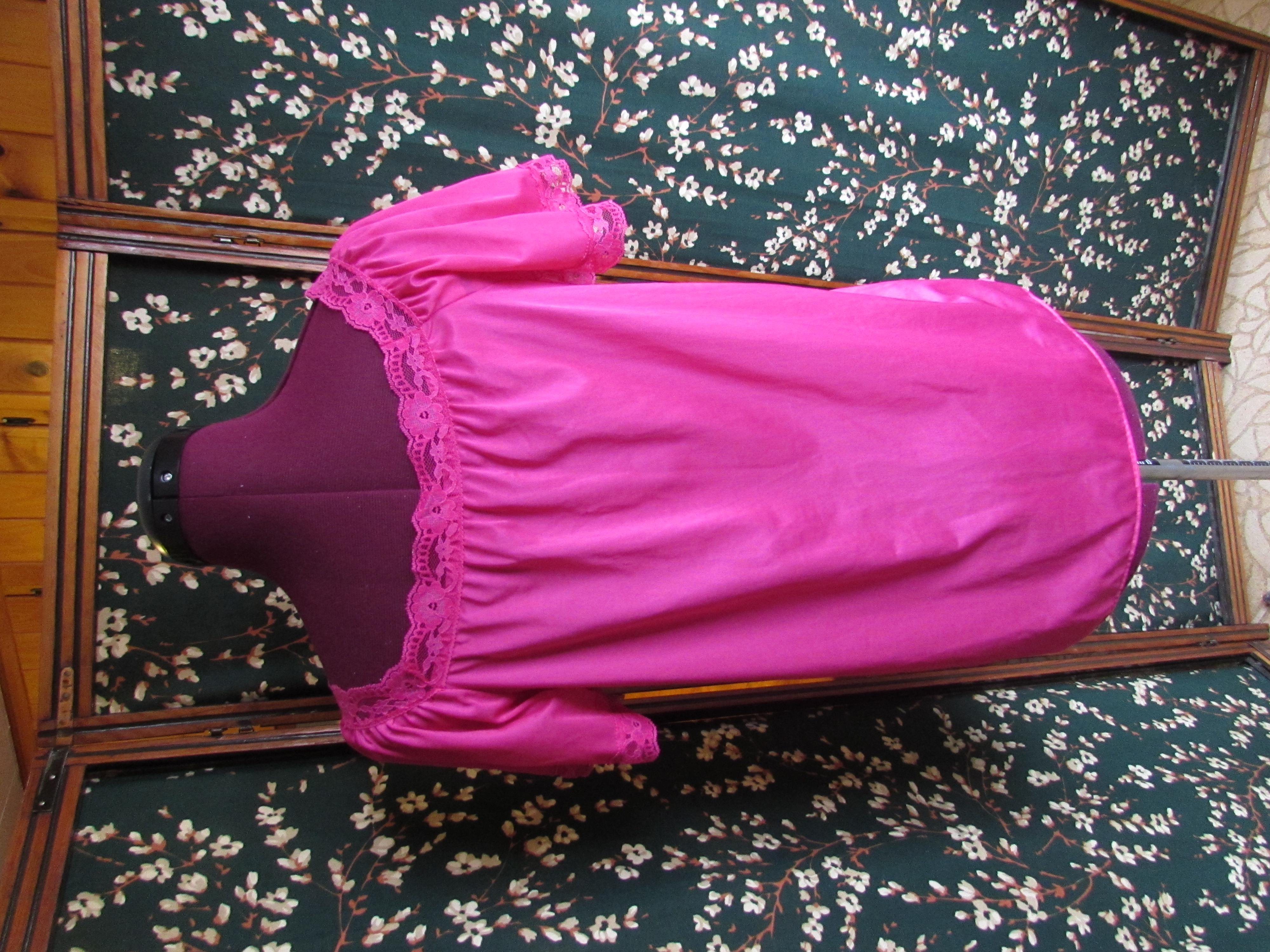 Vintage Rikki New York Size Small Nylon Nightgown