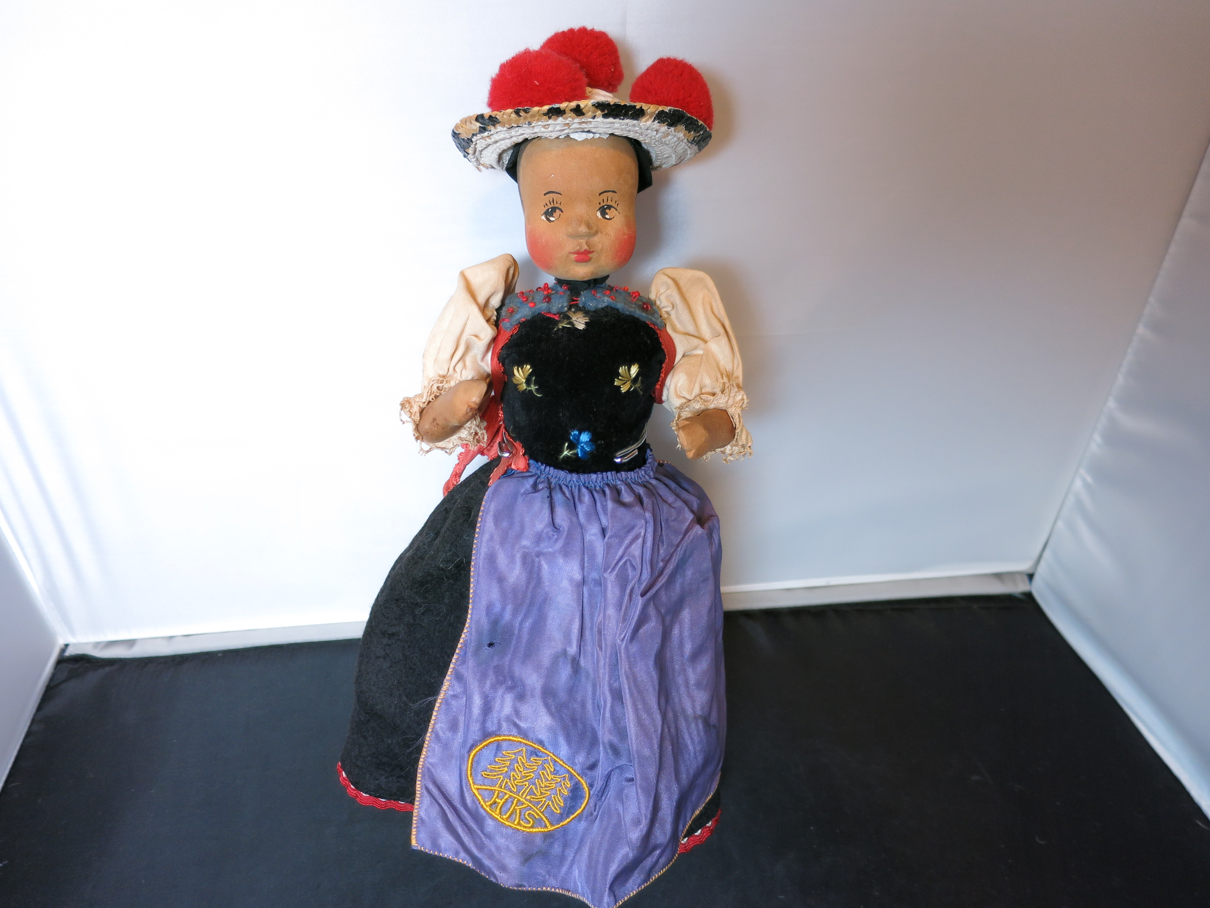 H K S Bottle Topper Doll wood original 1920s to 1940s