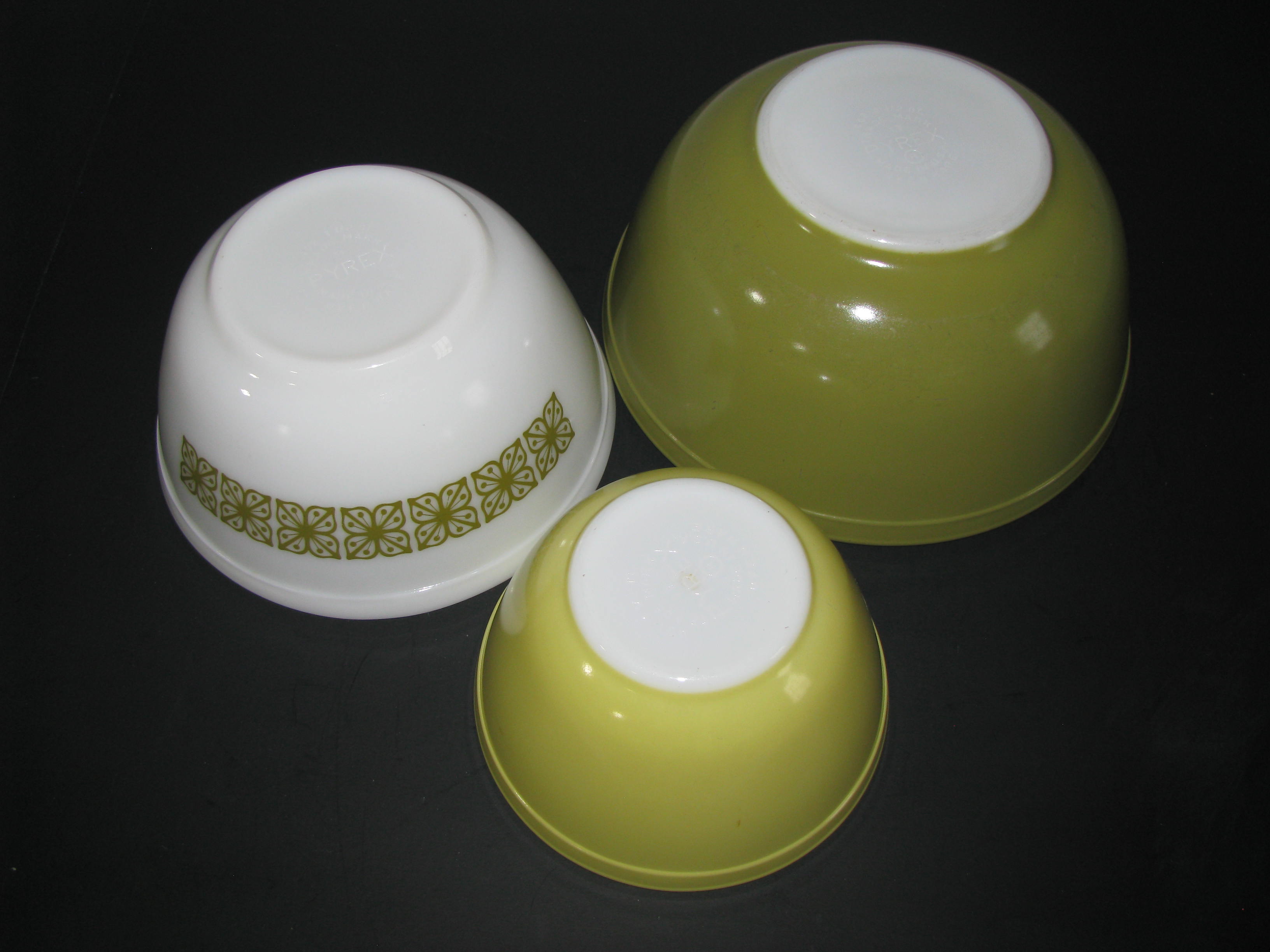Vintage Pyrex Verde Bowls