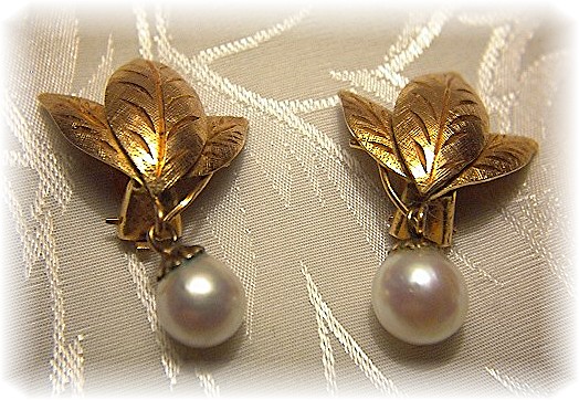 14K Gold Leaves 7mm Cultured Pearl 7mm Clip Earrings