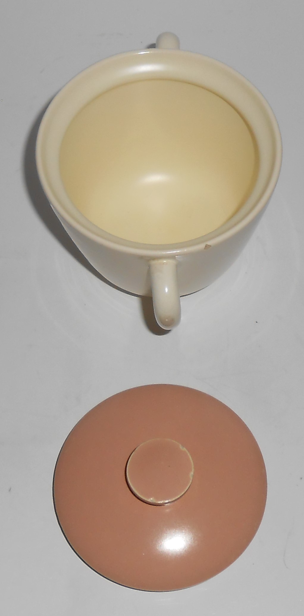 Catalina Pottery Rancho Ware Satin Ivory/Coral Sugar B