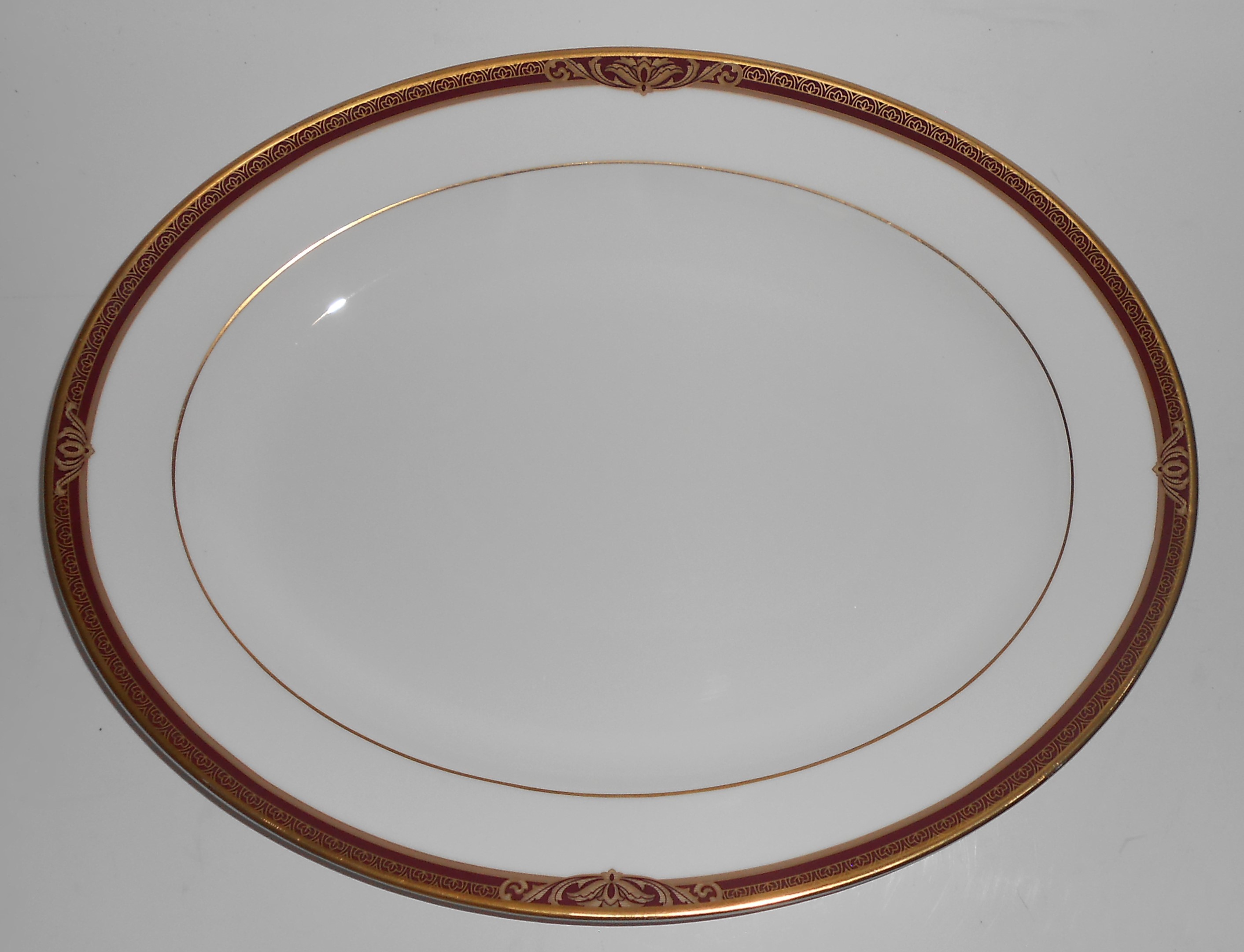 VINTAGE Royal Doulton Tennyson 13-3/4'' Platter W/Gold