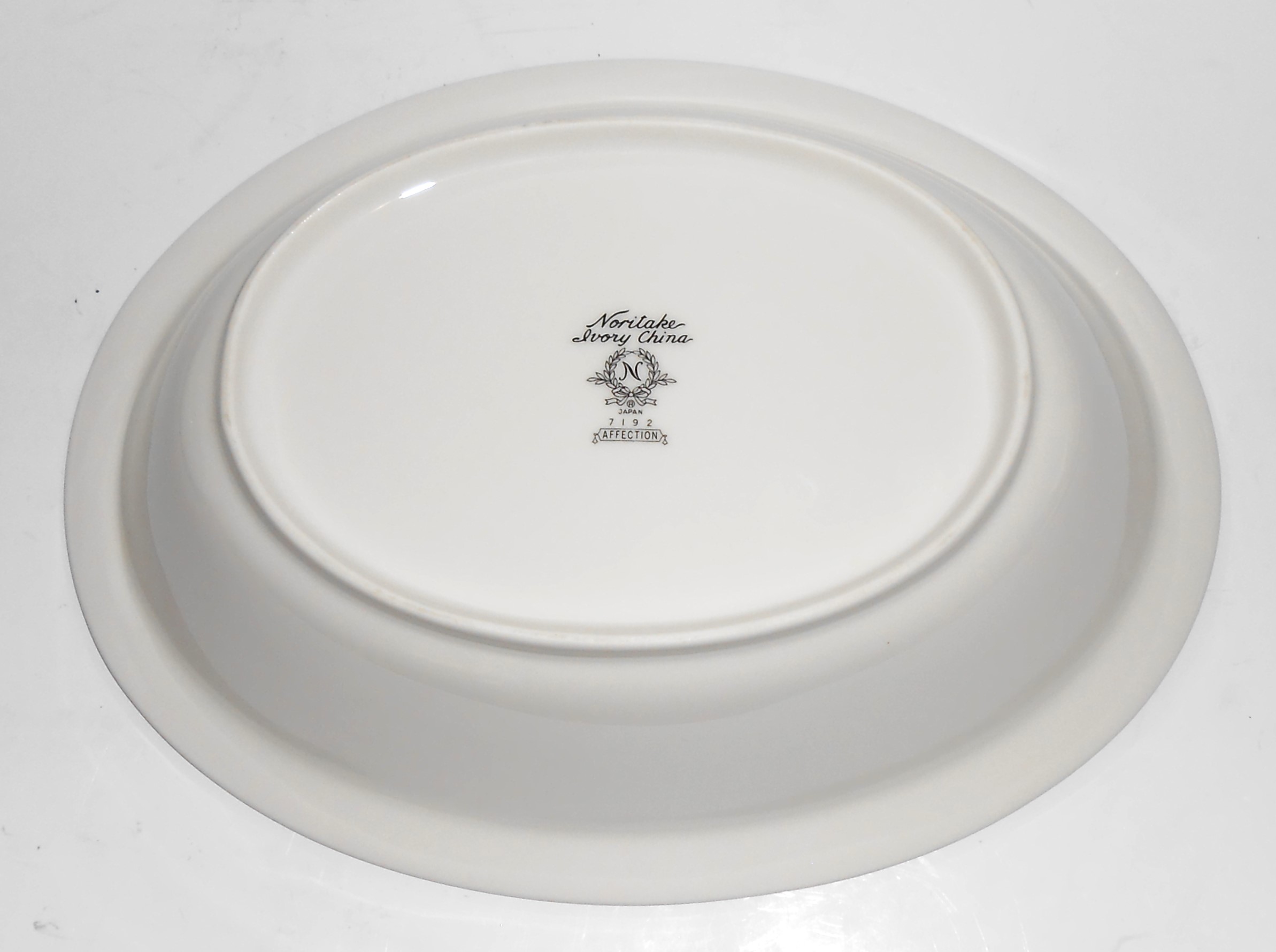 Noritake China Porcelain Affection Platinum Oval Veg