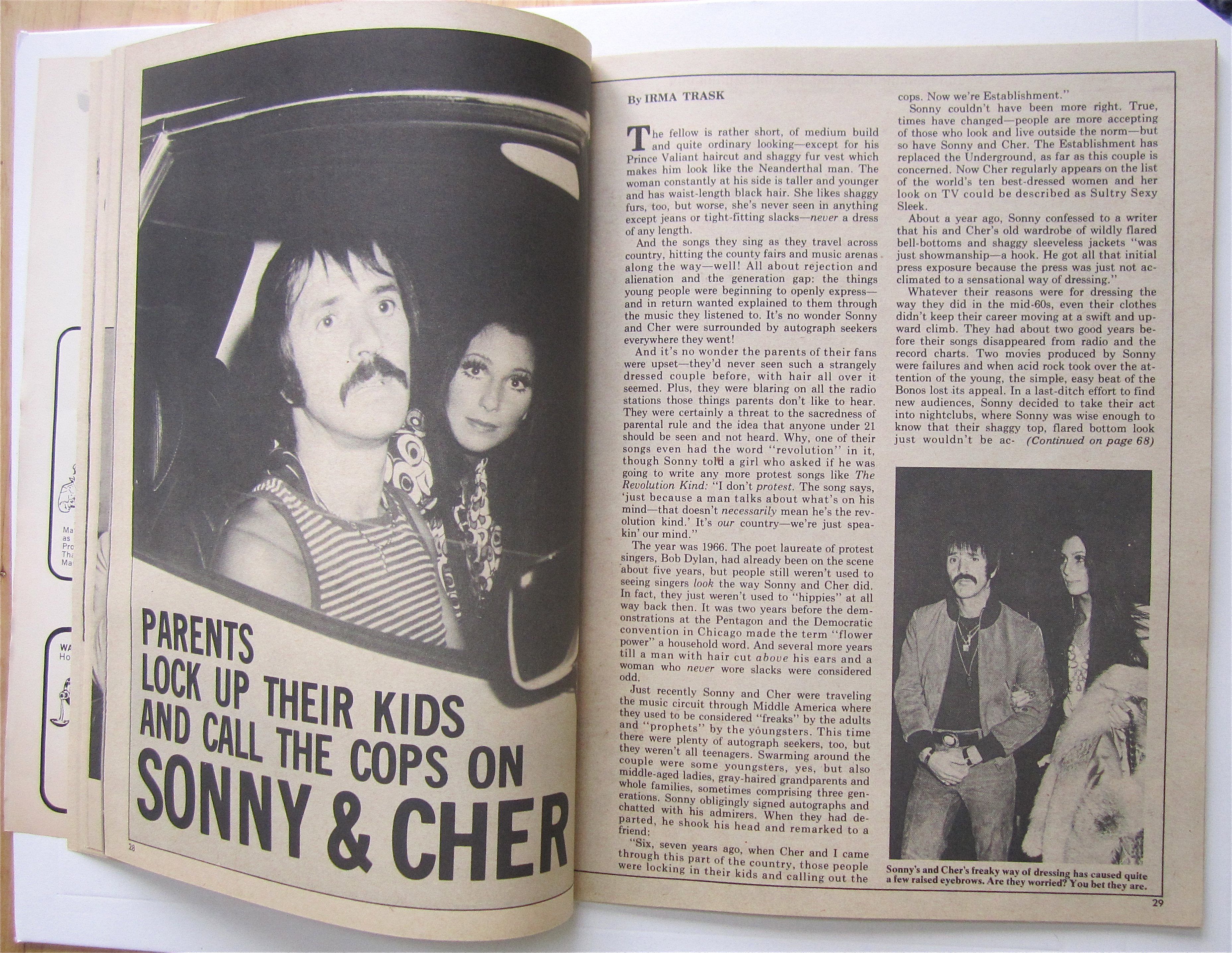 Movie World Magazine December 1973 T Jones & L Taylor