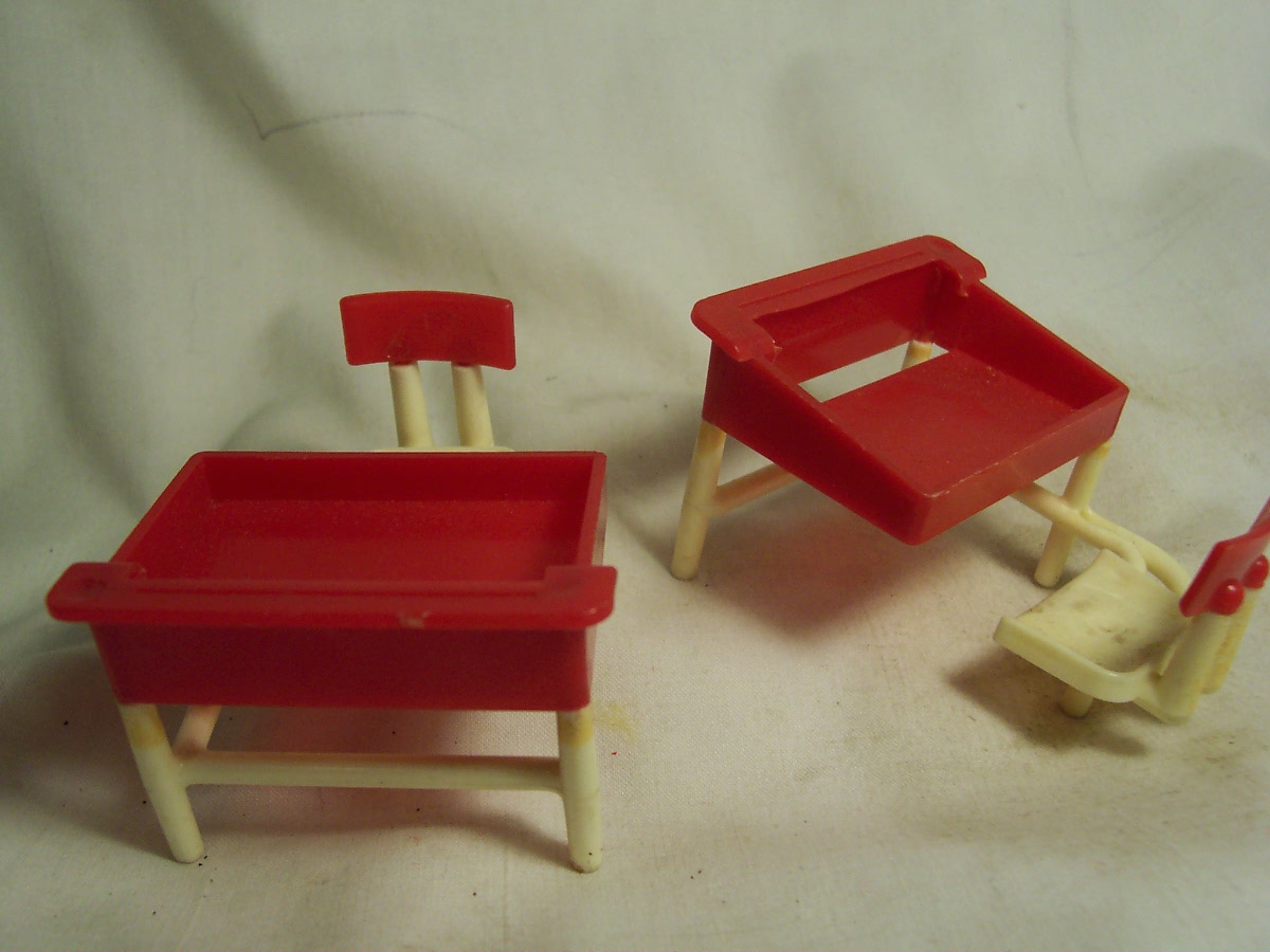 Dollhouse School Desk Thomas Mfg set of 2