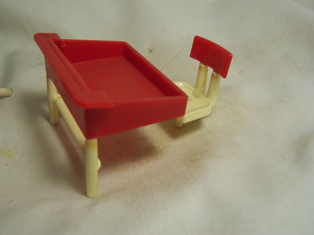 Dollhouse School Desk Thomas Mfg set of 2