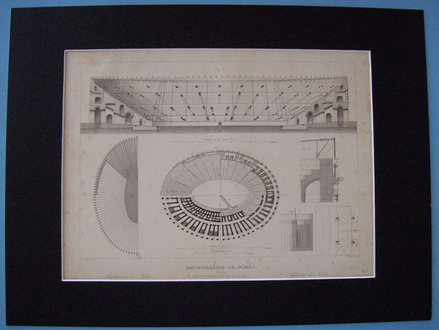 Amphitheatre De Nimes