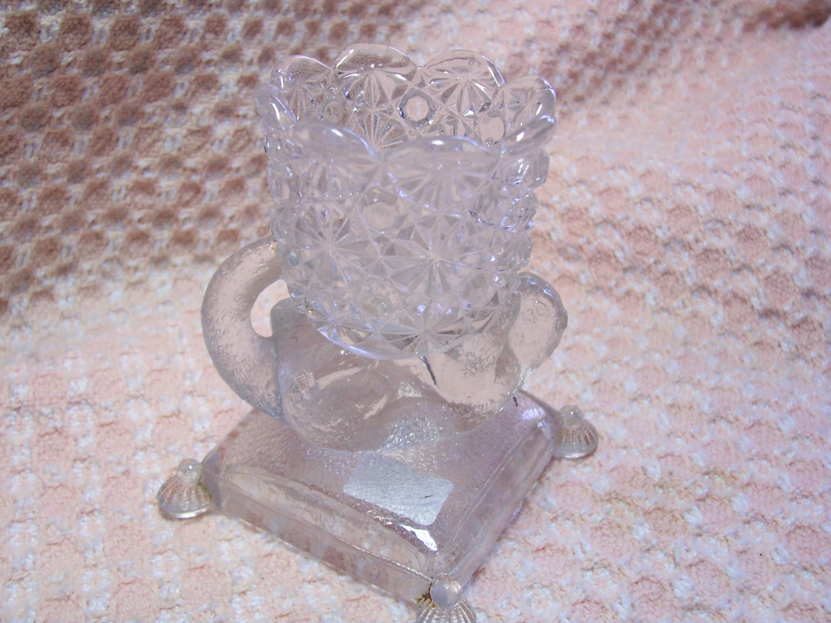 Richards Hartley Cat Pillow Toothpick Holder