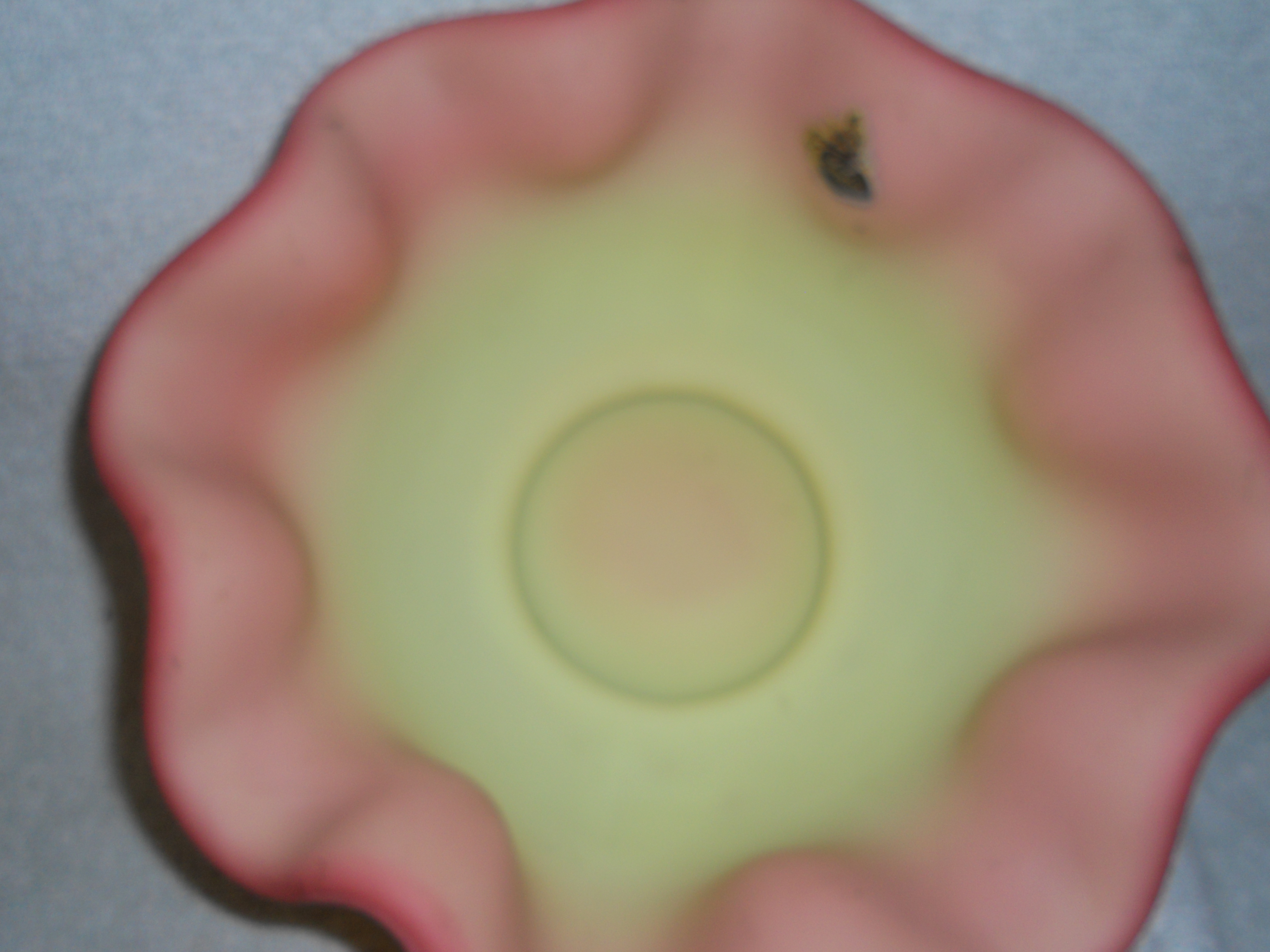 Fenton Burmese Glass Bowl Uranium Yellow Pink
