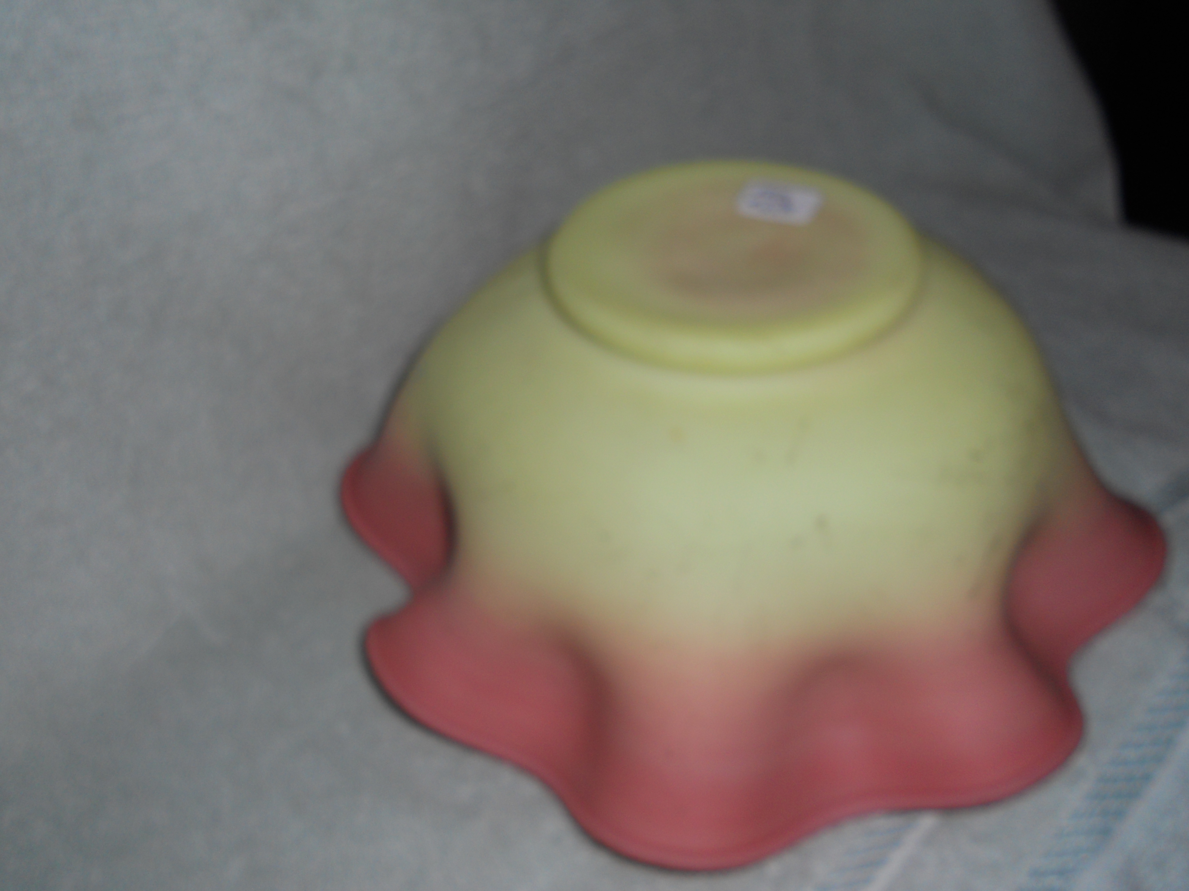 Fenton Burmese Glass Bowl Uranium Yellow Pink