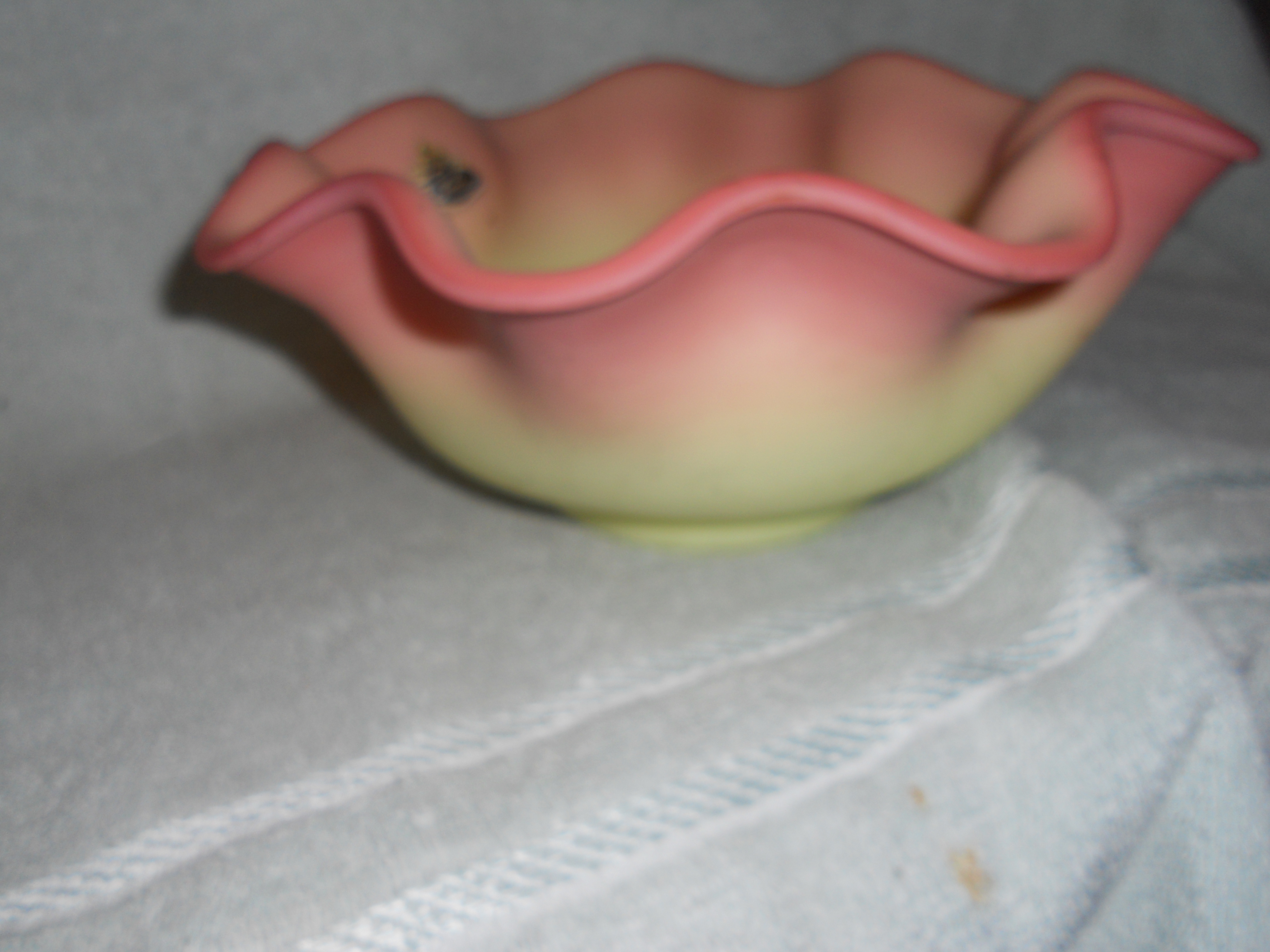 Fenton Burmese Glass Bowl Uranium Yellow Pink