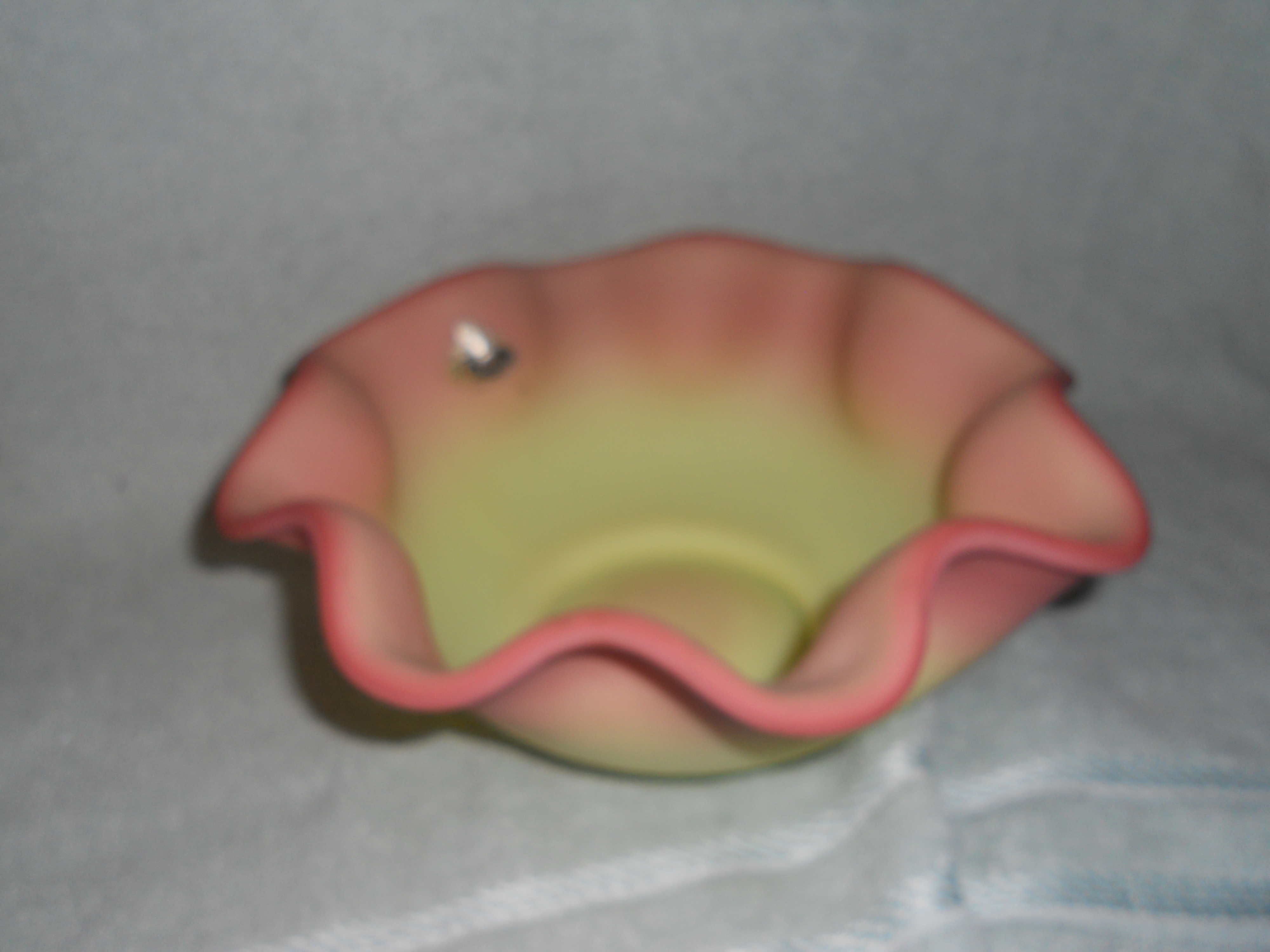 Fenton Burmese Glass Bowl Uranium Yellow Pink