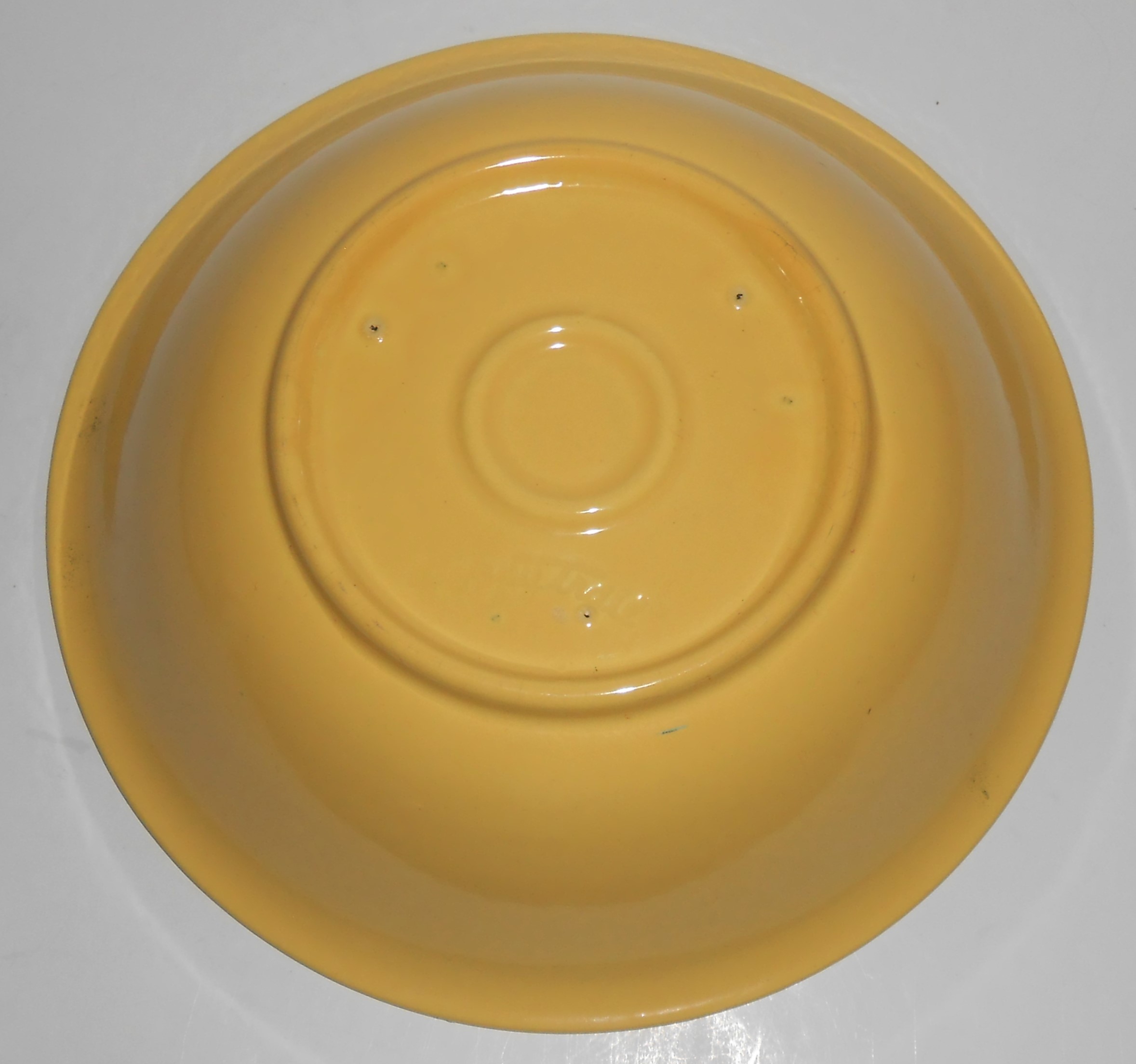Metlox Pottery Poppy Trail Series 200 Gloss Yellow Roun