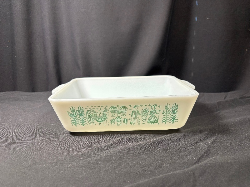 Pyrex 0503 Amish Butterprint Turquoise White 1.5 QT Refrigerator Dish