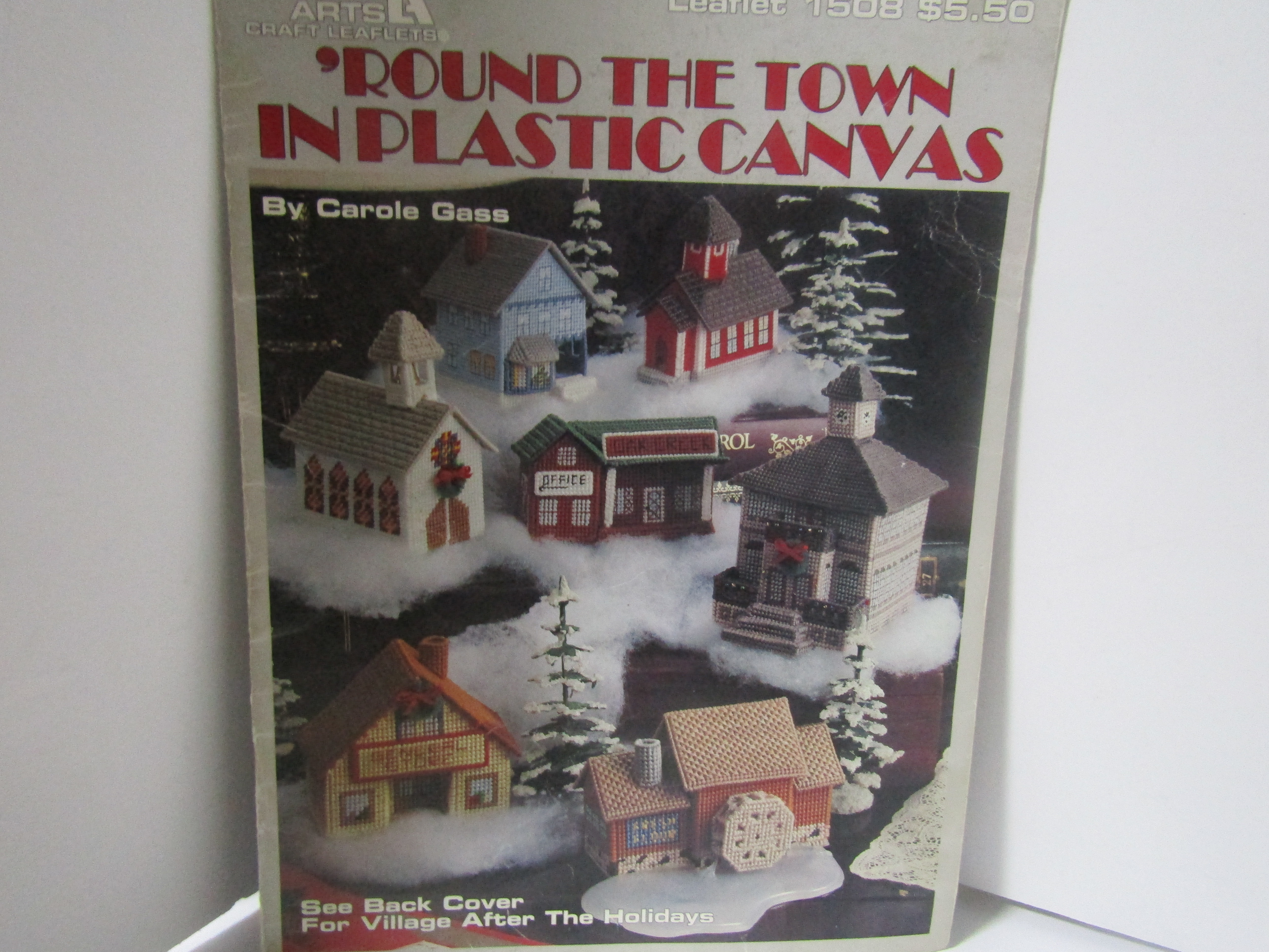 Leisure Arts Round The Town In Plastic Canvas #1508