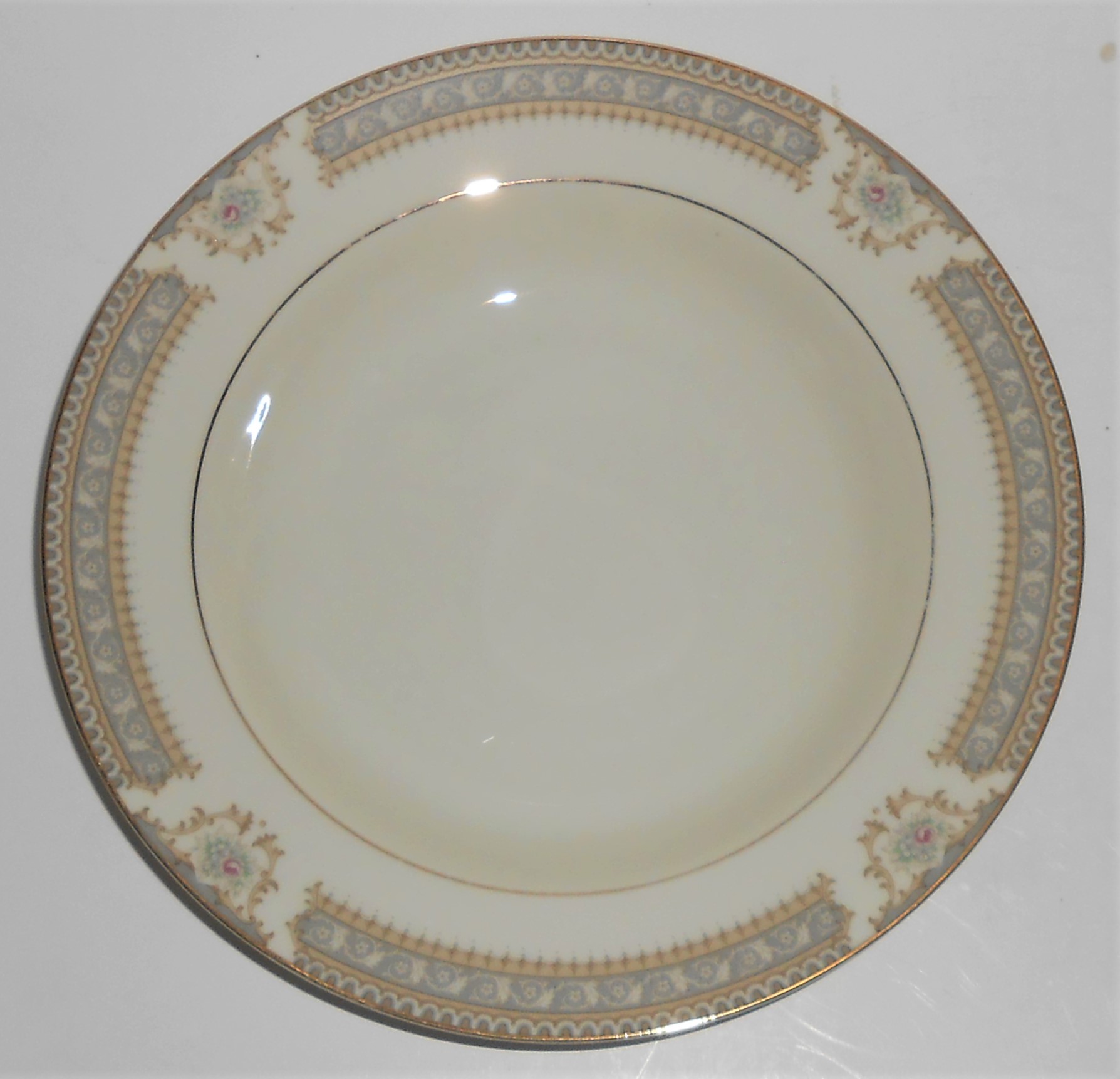 Mikasa Fine China M2002 Richelieu w/Gold Rimmed Soup
