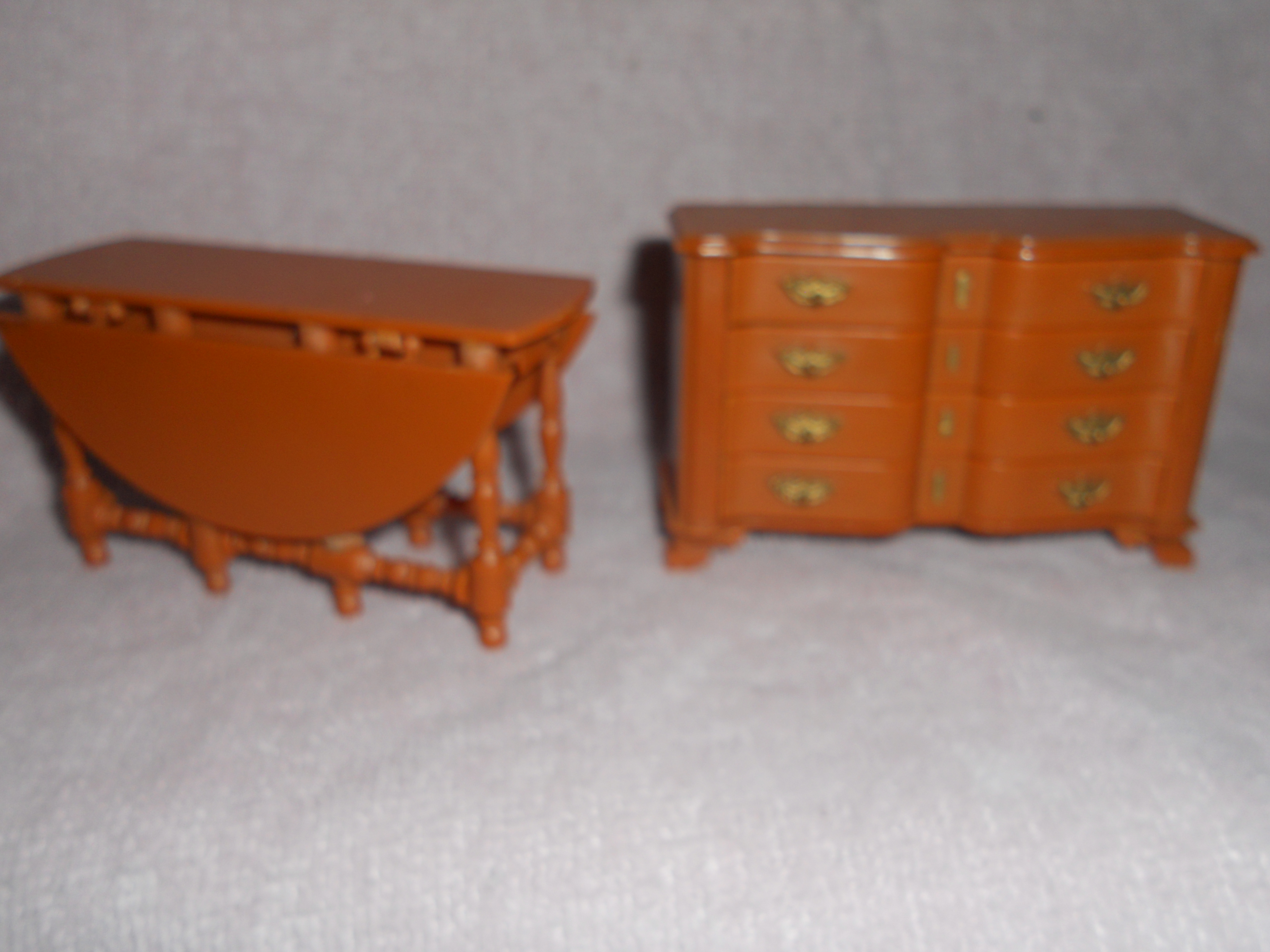 Dollhouse Table and Buffet Ideal Louis Marx