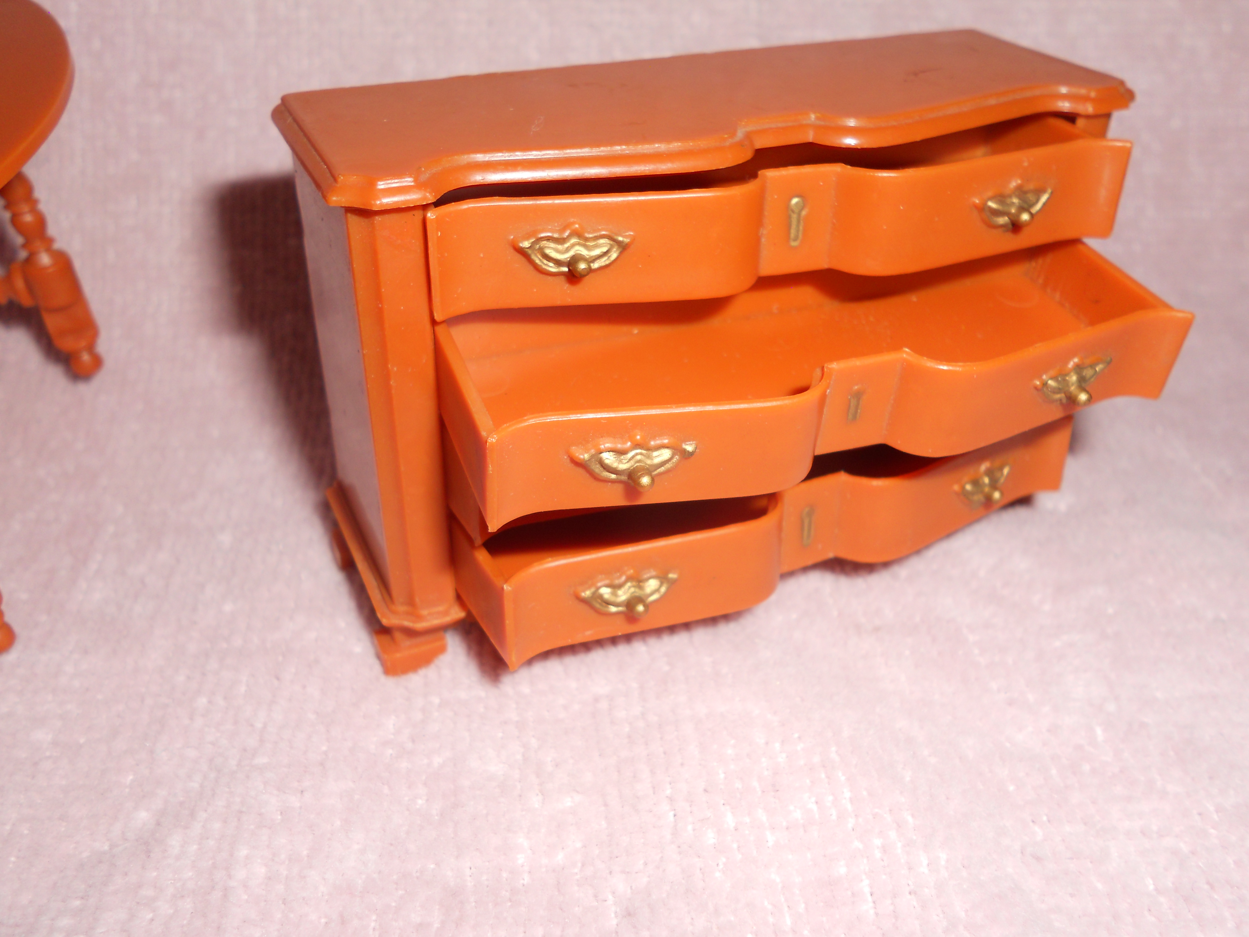 Dollhouse Table and Buffet Ideal Louis Marx