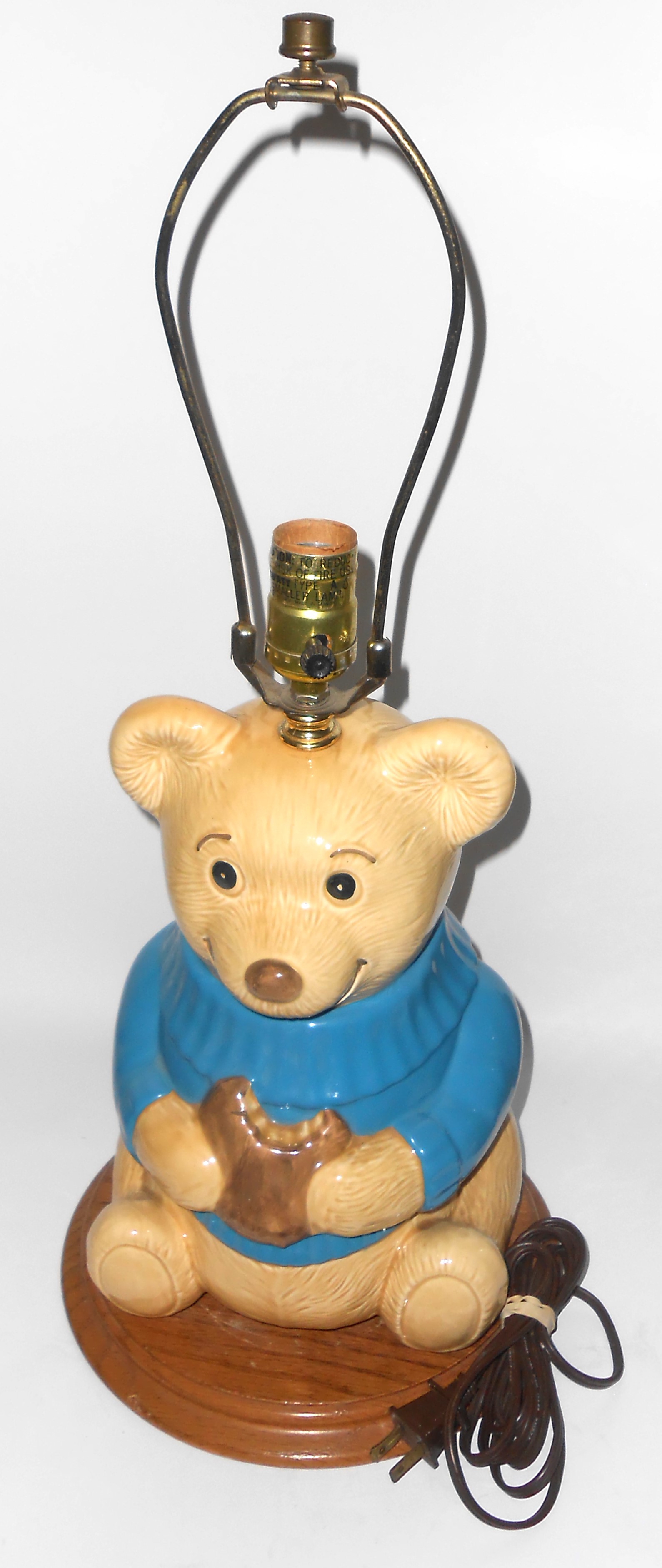 Metlox Pottery Poppy Trail Teddy Bear Eating Cookie