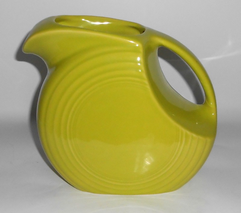 VINTAGE Fiesta Pottery 1950's Chartreuse Ice Lip Water Pitcher
